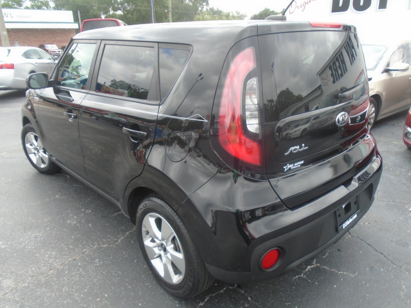 2018 Kia Soul Base 6M (KNDJN2A2XJ7) with an 1.6L L4 DOHC 16V engine, 6M transmission, located at 6112 N Florida Avenue, Tampa, FL, 33604, (888) 521-5131, 27.954929, -82.459534 - Photo#4