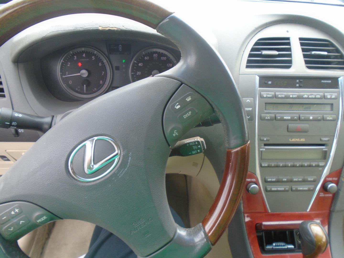 2007 Lexus ES 350 Sedan (JTHBJ46G472) with an 3.5L V6 DOHC 24V engine, 6-Speed Automatic Overdrive transmission, located at 6112 N Florida Avenue, Tampa, FL, 33604, (888) 521-5131, 27.954929, -82.459534 - Photo#10