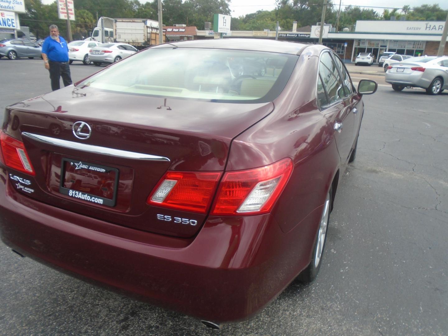 2007 Lexus ES 350 Sedan (JTHBJ46G472) with an 3.5L V6 DOHC 24V engine, 6-Speed Automatic Overdrive transmission, located at 6112 N Florida Avenue, Tampa, FL, 33604, (888) 521-5131, 27.954929, -82.459534 - Photo#3