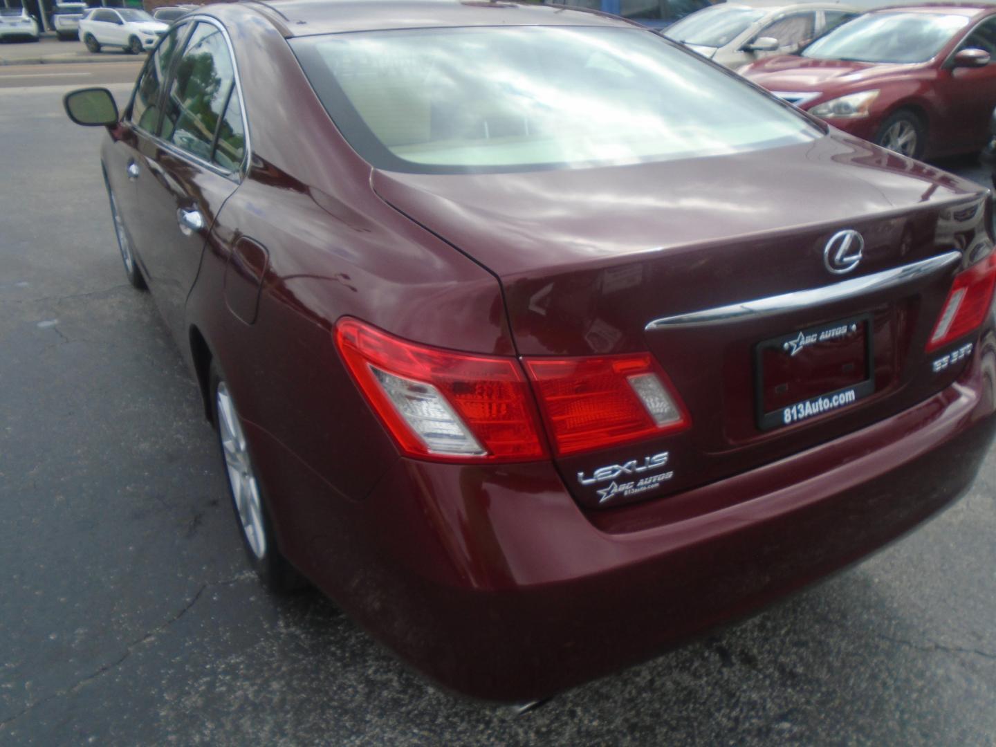 2007 Lexus ES 350 Sedan (JTHBJ46G472) with an 3.5L V6 DOHC 24V engine, 6-Speed Automatic Overdrive transmission, located at 6112 N Florida Avenue, Tampa, FL, 33604, (888) 521-5131, 27.954929, -82.459534 - Photo#4