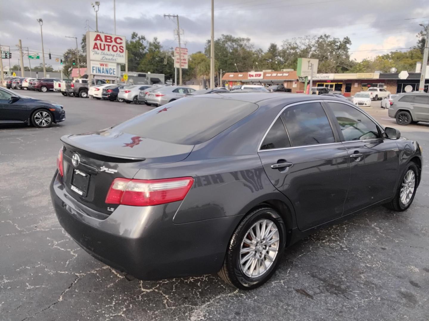 2009 GRAY /Grey Toyota Camry CE 5-Spd AT (4T1BE46K59U) with an 2.4L L4 DOHC 16V engine, 5-Speed Automatic Overdrive transmission, located at 6112 N Florida Avenue, Tampa, FL, 33604, (888) 521-5131, 27.954929, -82.459534 - 499$ down plus tax & tag. - Photo#6