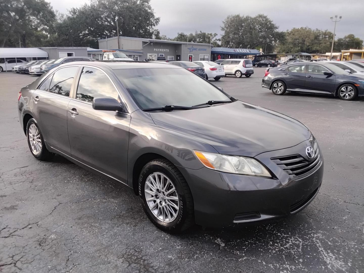 2009 GRAY /Grey Toyota Camry CE 5-Spd AT (4T1BE46K59U) with an 2.4L L4 DOHC 16V engine, 5-Speed Automatic Overdrive transmission, located at 6112 N Florida Avenue, Tampa, FL, 33604, (888) 521-5131, 27.954929, -82.459534 - 499$ down plus tax & tag. - Photo#2