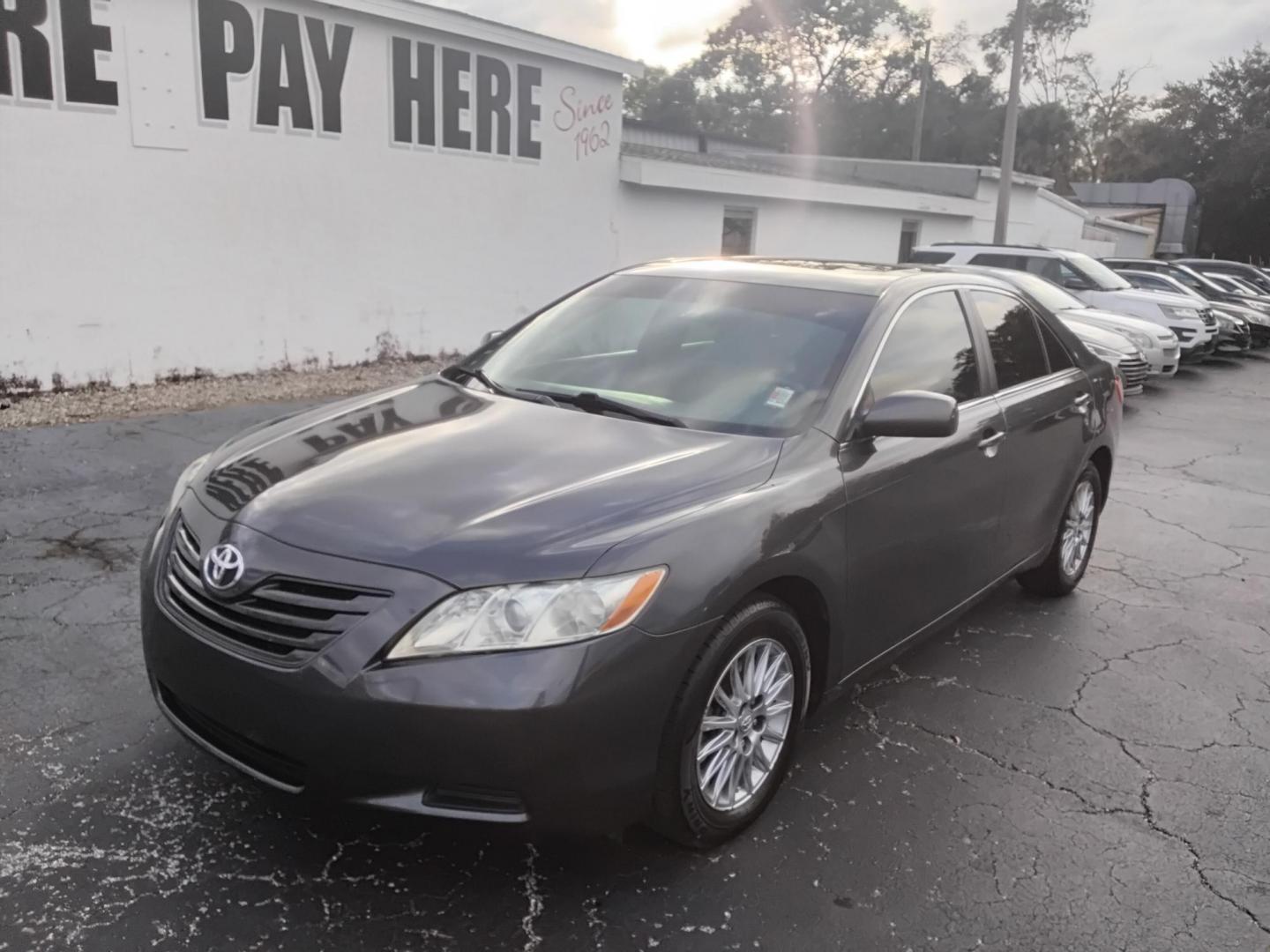 2009 GRAY /Grey Toyota Camry CE 5-Spd AT (4T1BE46K59U) with an 2.4L L4 DOHC 16V engine, 5-Speed Automatic Overdrive transmission, located at 6112 N Florida Avenue, Tampa, FL, 33604, (888) 521-5131, 27.954929, -82.459534 - 499$ down plus tax & tag. - Photo#3