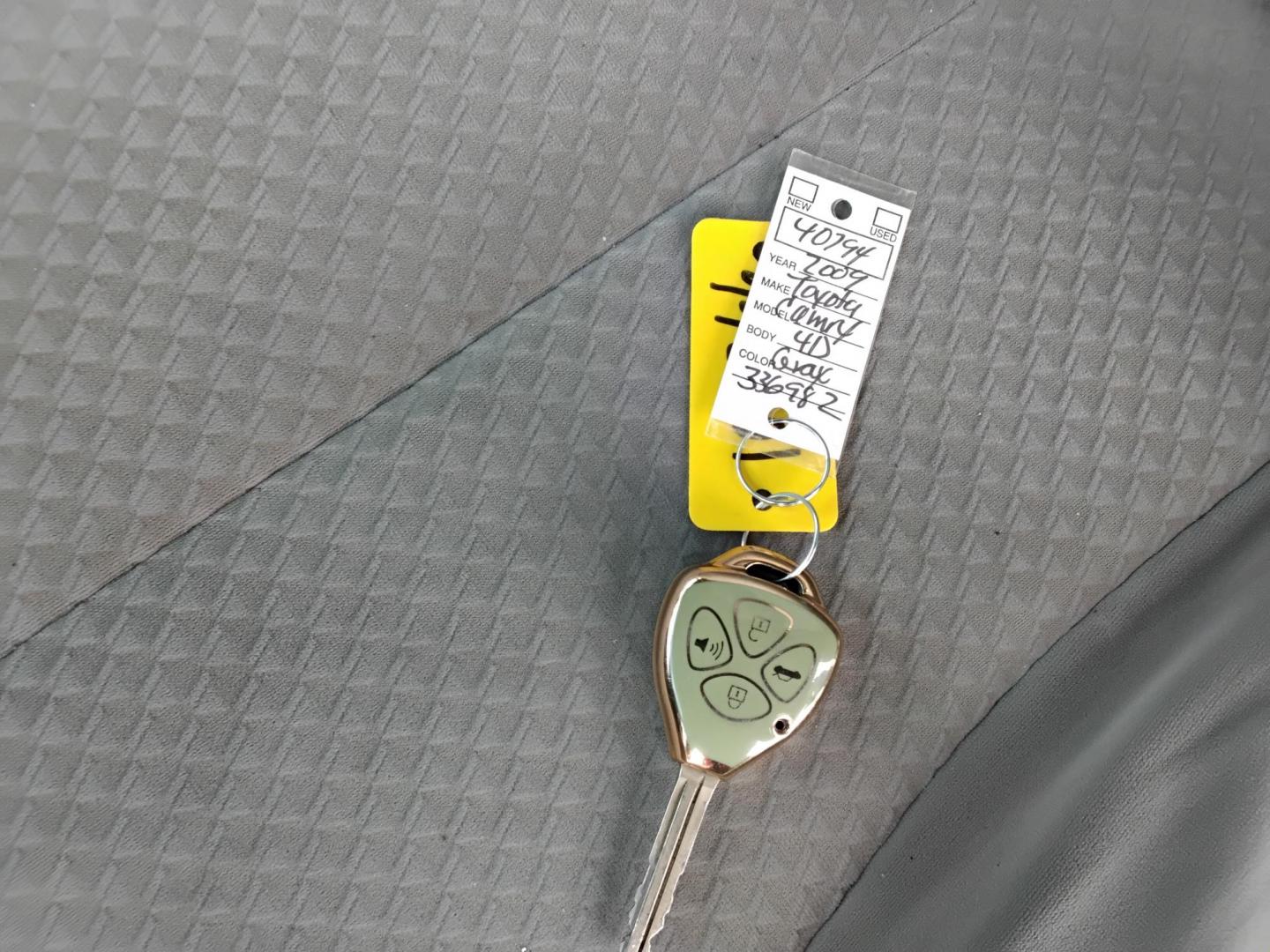 2009 GRAY /Grey Toyota Camry CE 5-Spd AT (4T1BE46K59U) with an 2.4L L4 DOHC 16V engine, 5-Speed Automatic Overdrive transmission, located at 6112 N Florida Avenue, Tampa, FL, 33604, (888) 521-5131, 27.954929, -82.459534 - 499$ down plus tax & tag. - Photo#12