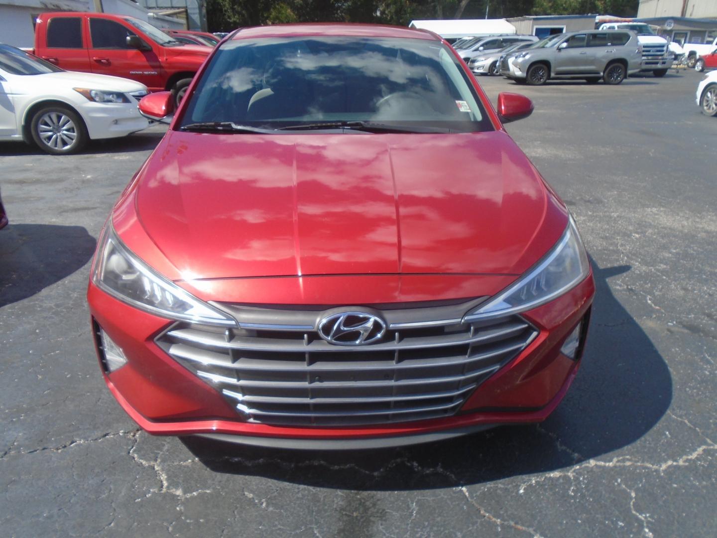 2019 Hyundai Elantra Limited (5NPD84LF2KH) with an 1.8L L4 DOHC 16V engine, 6A transmission, located at 6112 N Florida Avenue, Tampa, FL, 33604, (888) 521-5131, 27.954929, -82.459534 - Photo#1