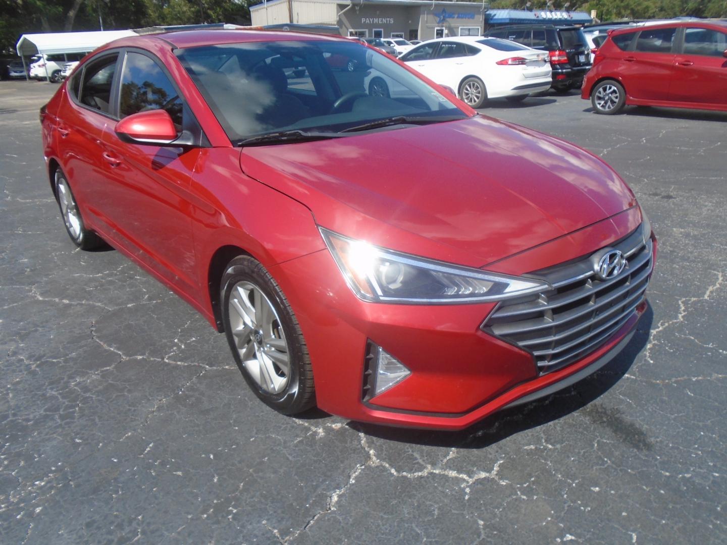 2019 Hyundai Elantra Limited (5NPD84LF2KH) with an 1.8L L4 DOHC 16V engine, 6A transmission, located at 6112 N Florida Avenue, Tampa, FL, 33604, (888) 521-5131, 27.954929, -82.459534 - Photo#2