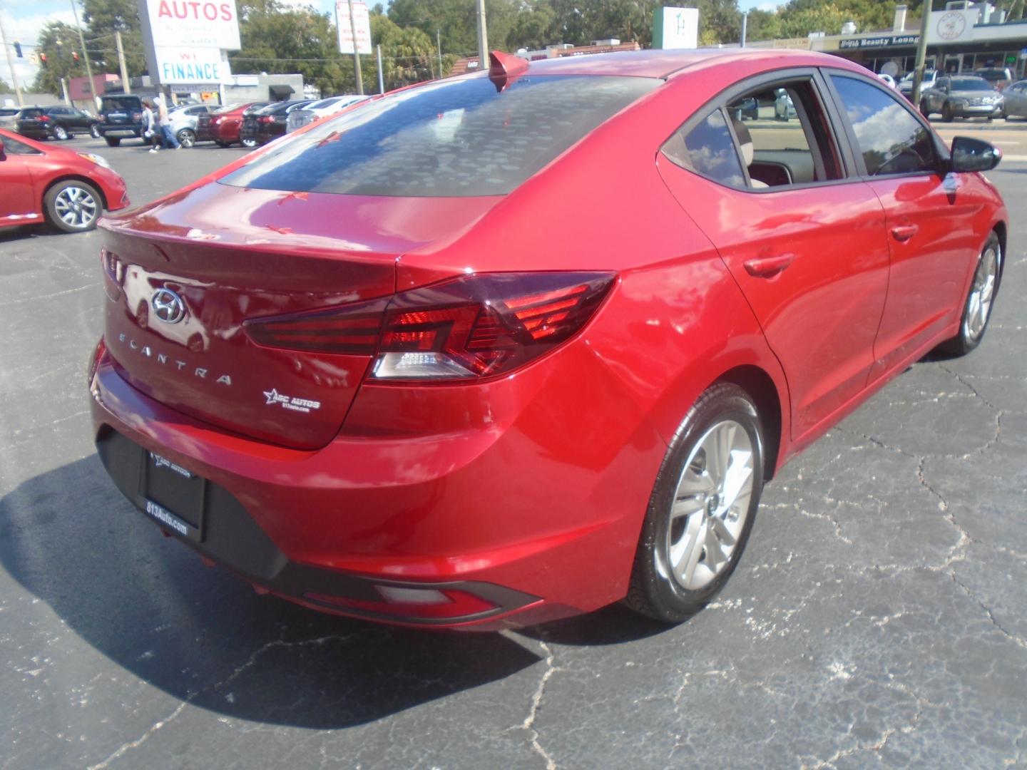 2019 Hyundai Elantra Limited (5NPD84LF2KH) with an 1.8L L4 DOHC 16V engine, 6A transmission, located at 6112 N Florida Avenue, Tampa, FL, 33604, (888) 521-5131, 27.954929, -82.459534 - Photo#3