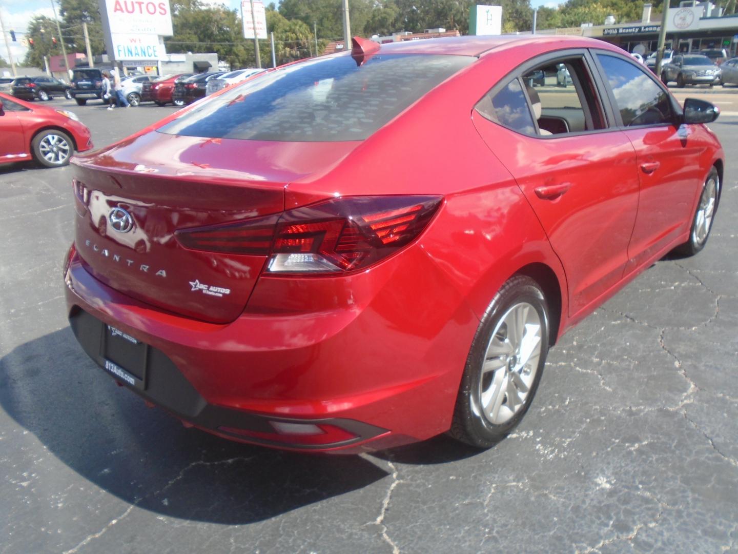2019 RED /Beige Hyundai Elantra Limited (5NPD84LF2KH) with an 1.8L L4 DOHC 16V engine, 6A transmission, located at 6112 N Florida Avenue, Tampa, FL, 33604, (888) 521-5131, 27.954929, -82.459534 - 499$ down plus tax & tag. - Photo#4