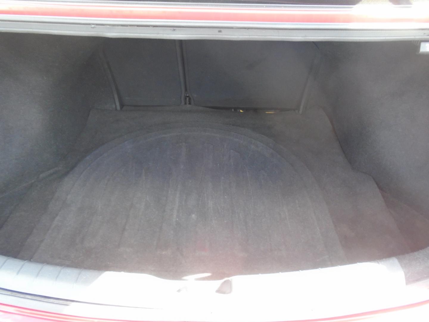 2019 RED /Beige Hyundai Elantra Limited (5NPD84LF2KH) with an 1.8L L4 DOHC 16V engine, 6A transmission, located at 6112 N Florida Avenue, Tampa, FL, 33604, (888) 521-5131, 27.954929, -82.459534 - 499$ down plus tax & tag. - Photo#23