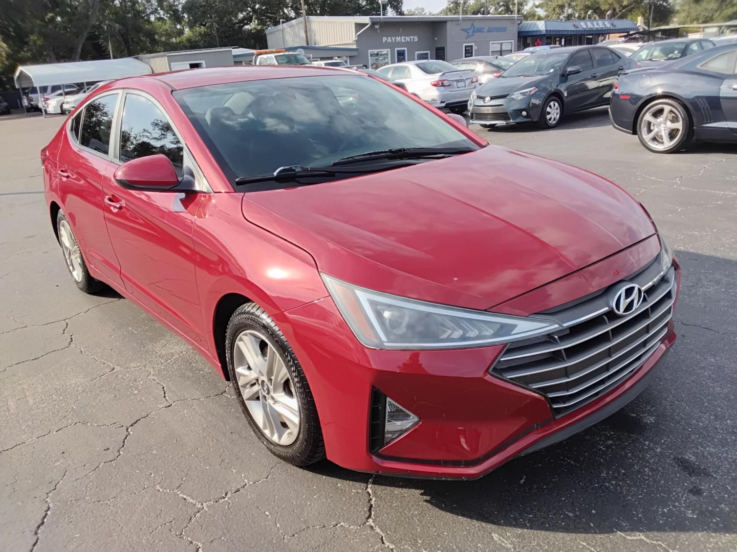 2019 RED /Beige Hyundai Elantra Limited (5NPD84LF2KH) with an 1.8L L4 DOHC 16V engine, 6A transmission, located at 6112 N Florida Avenue, Tampa, FL, 33604, (888) 521-5131, 27.954929, -82.459534 - 499$ down plus tax & tag. - Photo#3