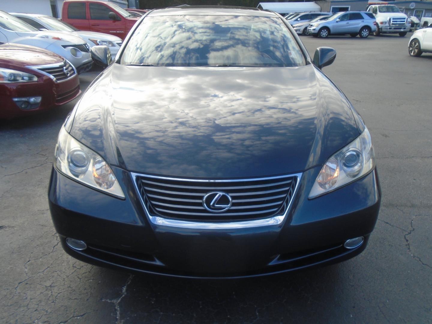 2007 Lexus ES 350 Sedan (JTHBJ46G072) with an 3.5L V6 DOHC 24V engine, 6-Speed Automatic Overdrive transmission, located at 6112 N Florida Avenue, Tampa, FL, 33604, (888) 521-5131, 27.954929, -82.459534 - Photo#1