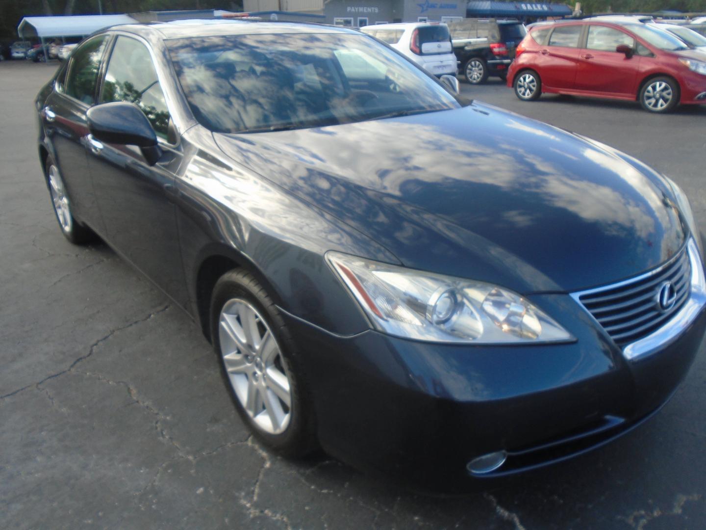 2007 Lexus ES 350 Sedan (JTHBJ46G072) with an 3.5L V6 DOHC 24V engine, 6-Speed Automatic Overdrive transmission, located at 6112 N Florida Avenue, Tampa, FL, 33604, (888) 521-5131, 27.954929, -82.459534 - Photo#2