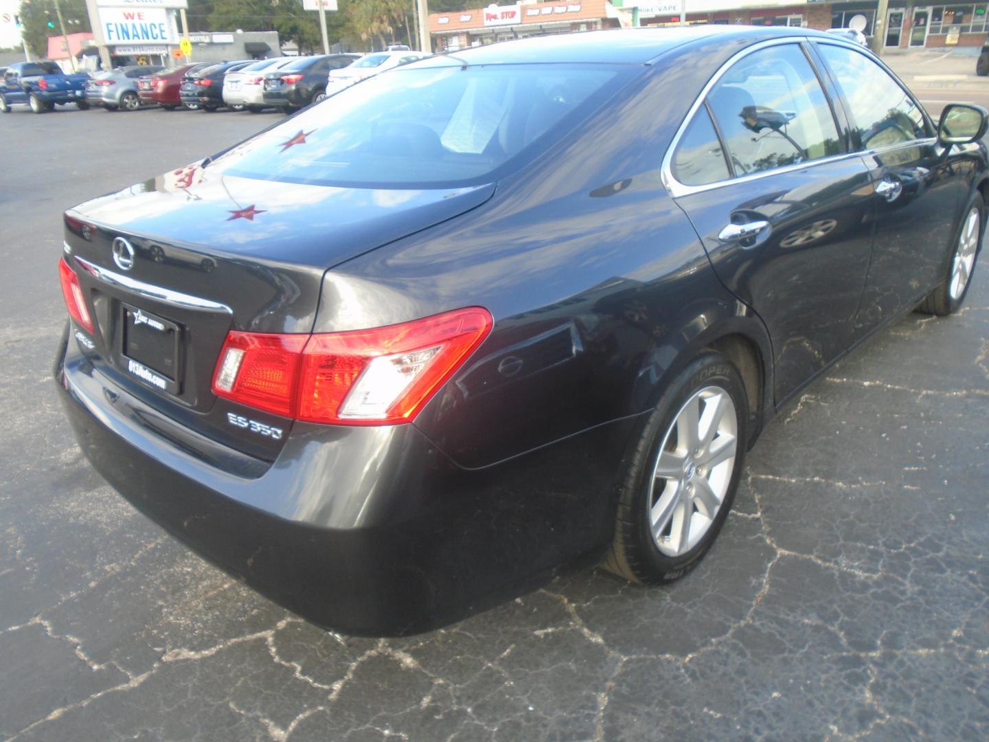 2007 Lexus ES 350 Sedan (JTHBJ46G072) with an 3.5L V6 DOHC 24V engine, 6-Speed Automatic Overdrive transmission, located at 6112 N Florida Avenue, Tampa, FL, 33604, (888) 521-5131, 27.954929, -82.459534 - Photo#3