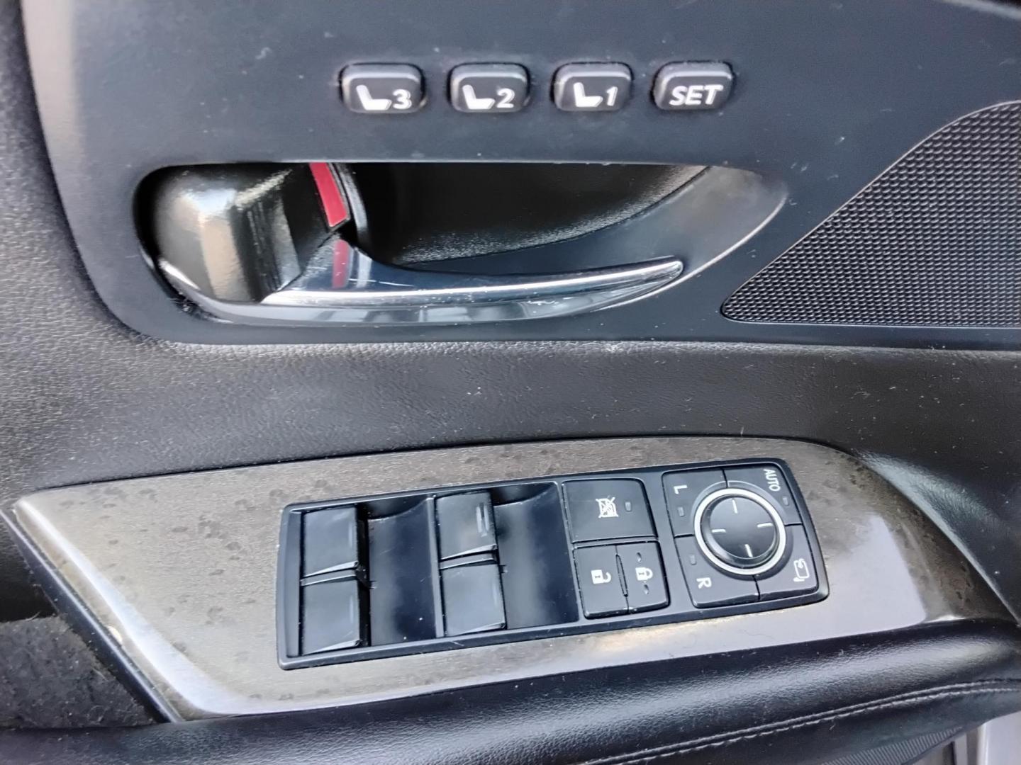 2015 GRAY /Black Lexus RX 350 FWD (2T2ZK1BA8FC) with an 3.5L V6 DOHC 24V engine, 6-Speed Automatic transmission, located at 6112 N Florida Avenue, Tampa, FL, 33604, (888) 521-5131, 27.954929, -82.459534 - 499$ down plus tax & tag. - Photo#22