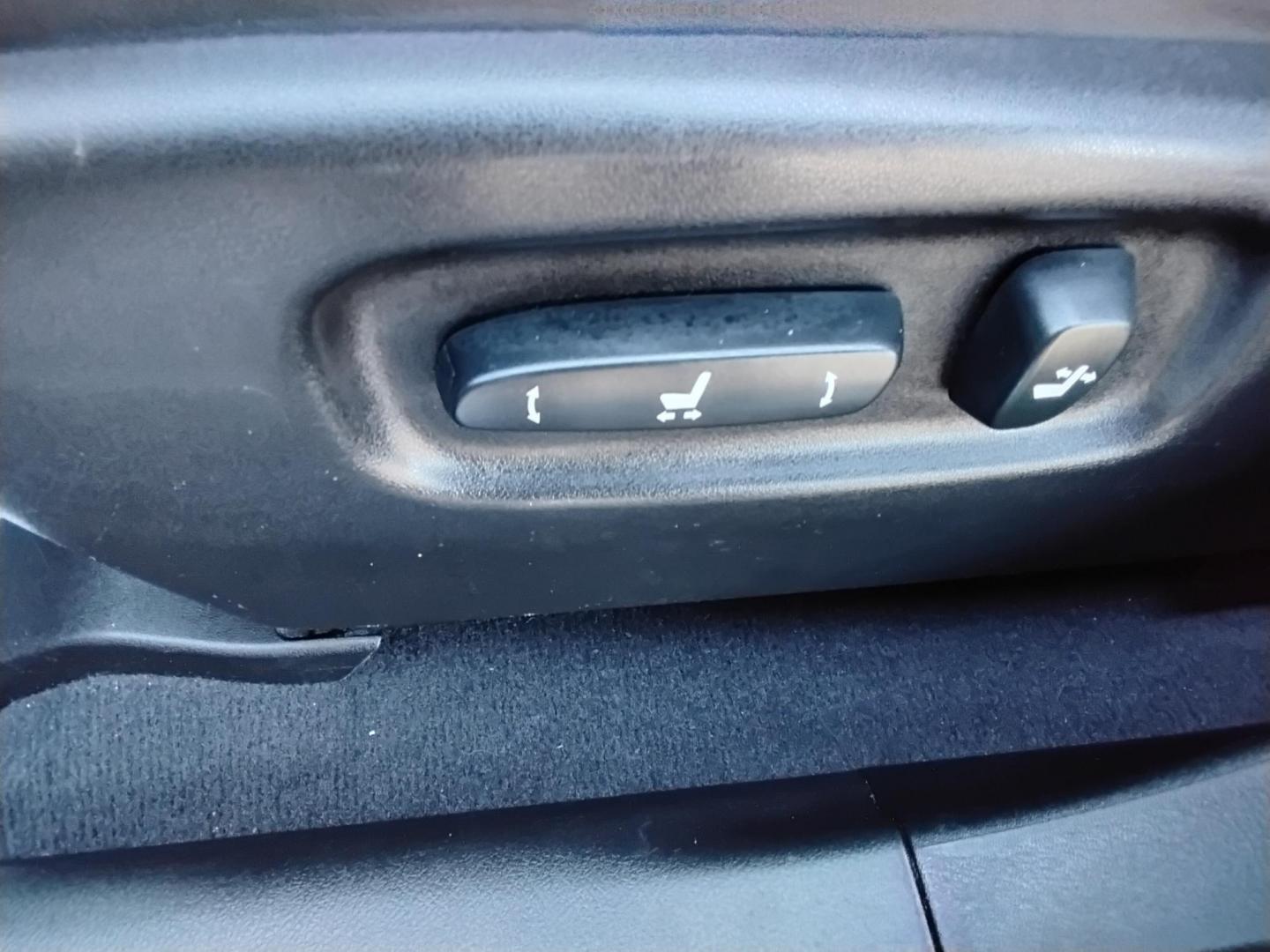 2015 GRAY /Black Lexus RX 350 FWD (2T2ZK1BA8FC) with an 3.5L V6 DOHC 24V engine, 6-Speed Automatic transmission, located at 6112 N Florida Avenue, Tampa, FL, 33604, (888) 521-5131, 27.954929, -82.459534 - 499$ down plus tax & tag. - Photo#21