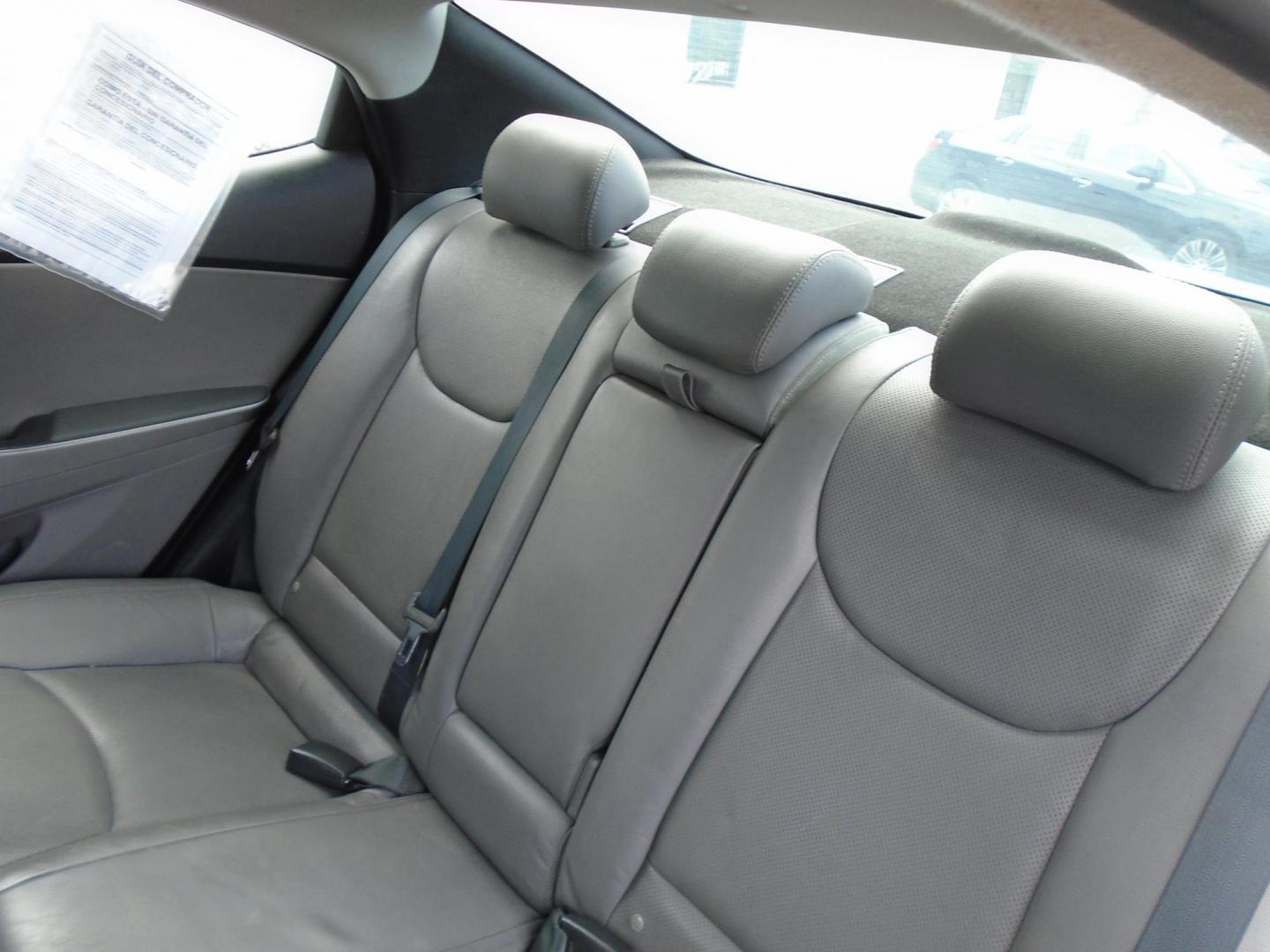 2015 SILVER /Grey Hyundai Elantra (KMHDH4AH5FU) , located at 6112 N Florida Avenue, Tampa, FL, 33604, (888) 521-5131, 27.954929, -82.459534 - 499$ down plus tax & tag. - Photo#13