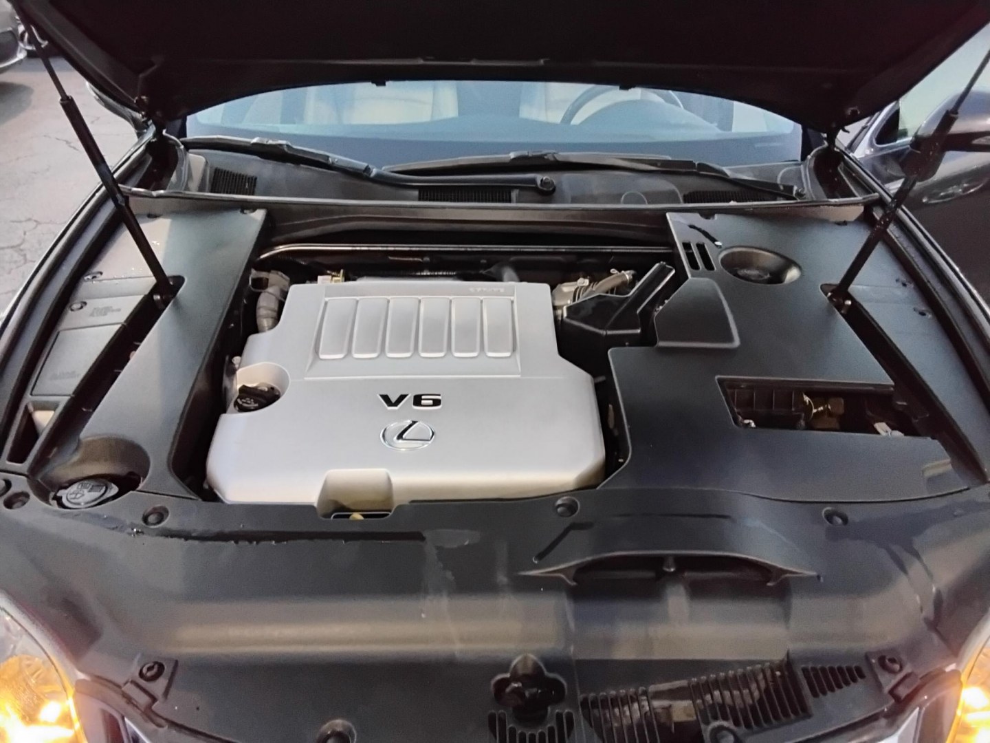 2010 GRAY /Beige Lexus ES 350 Sedan (JTHBK1EG2A2) with an 3.5L V6 DOHC 24V engine, 6-Speed Automatic transmission, located at 6112 N Florida Avenue, Tampa, FL, 33604, (888) 521-5131, 27.954929, -82.459534 - 499$ down plus tax & tag.- Photo#10