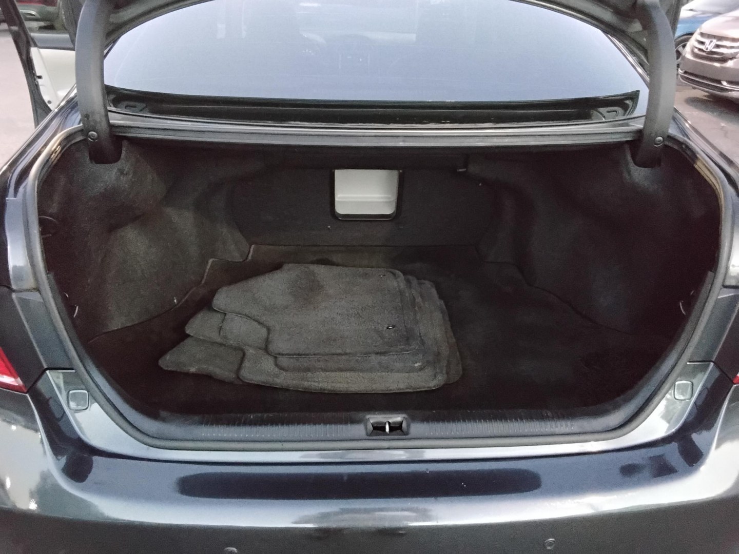 2010 GRAY /Beige Lexus ES 350 Sedan (JTHBK1EG2A2) with an 3.5L V6 DOHC 24V engine, 6-Speed Automatic transmission, located at 6112 N Florida Avenue, Tampa, FL, 33604, (888) 521-5131, 27.954929, -82.459534 - 499$ down plus tax & tag.- Photo#5