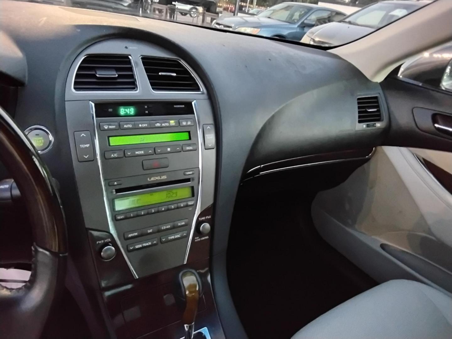 2010 GRAY /Beige Lexus ES 350 Sedan (JTHBK1EG2A2) with an 3.5L V6 DOHC 24V engine, 6-Speed Automatic transmission, located at 6112 N Florida Avenue, Tampa, FL, 33604, (888) 521-5131, 27.954929, -82.459534 - 499$ down plus tax & tag. - Photo#7