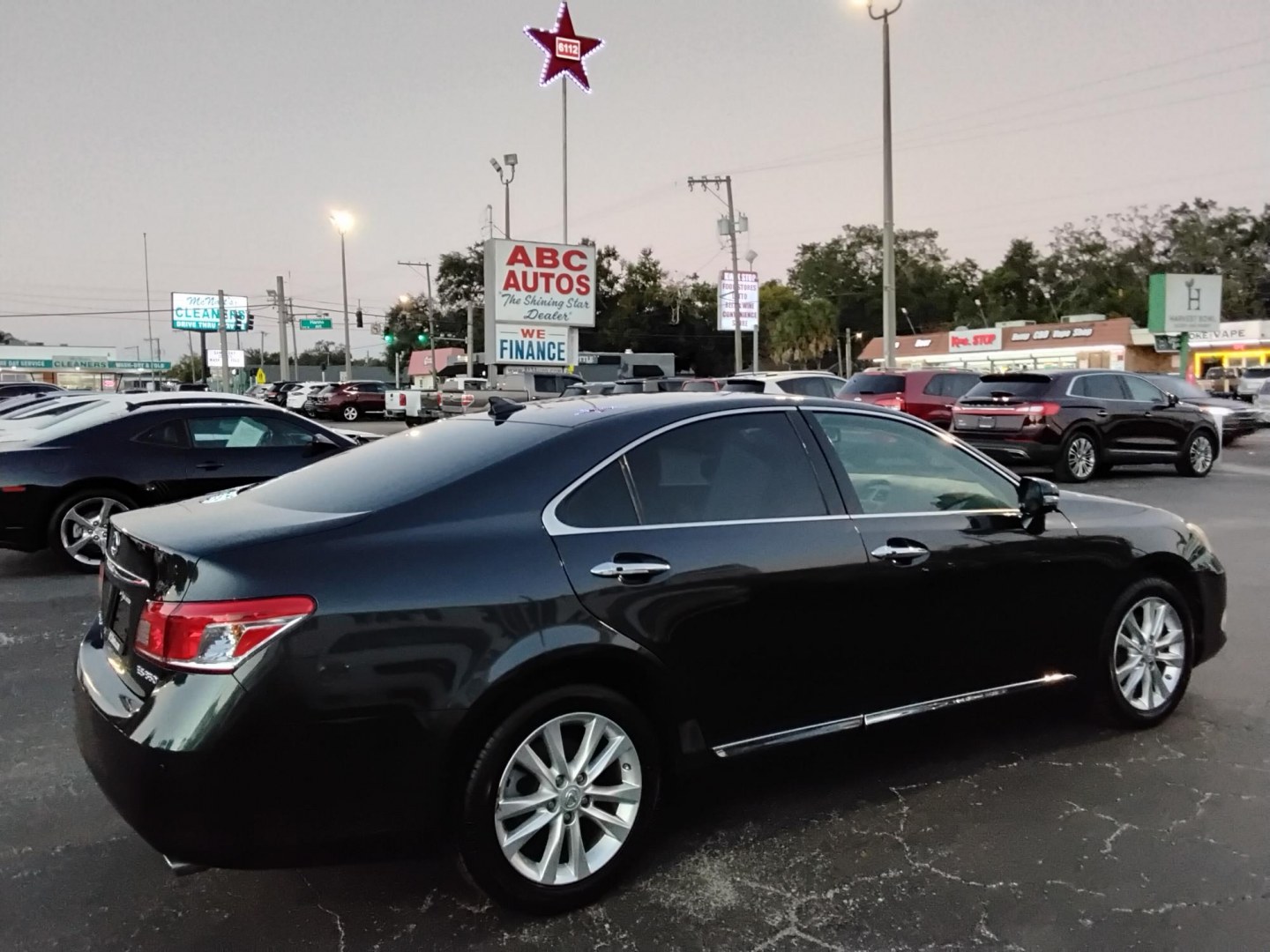 2010 GRAY /Beige Lexus ES 350 Sedan (JTHBK1EG2A2) with an 3.5L V6 DOHC 24V engine, 6-Speed Automatic transmission, located at 6112 N Florida Avenue, Tampa, FL, 33604, (888) 521-5131, 27.954929, -82.459534 - 499$ down plus tax & tag.- Photo#3