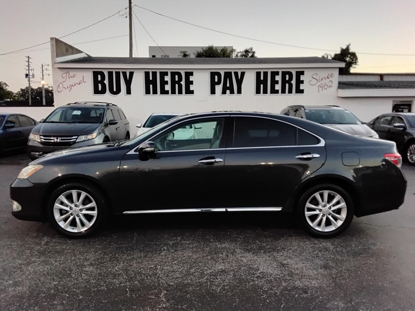 2010 GRAY /Beige Lexus ES 350 Sedan (JTHBK1EG2A2) with an 3.5L V6 DOHC 24V engine, 6-Speed Automatic transmission, located at 6112 N Florida Avenue, Tampa, FL, 33604, (888) 521-5131, 27.954929, -82.459534 - 499$ down plus tax & tag.- Photo#0