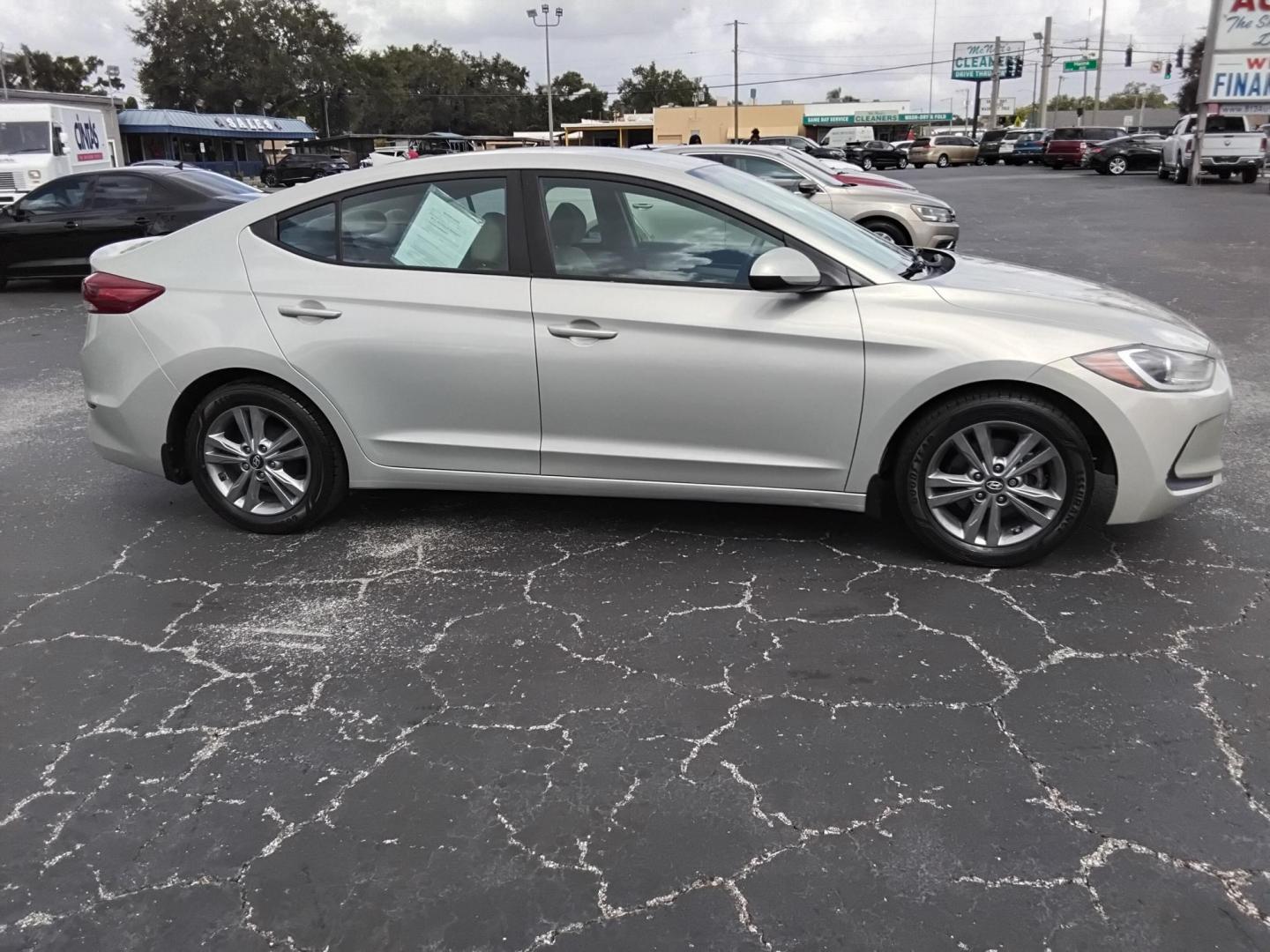 2017 TAN /Beige Hyundai Elantra Limited (KMHD84LF1HU) with an 1.8L L4 DOHC 16V engine, 6A transmission, located at 6112 N Florida Avenue, Tampa, FL, 33604, (888) 521-5131, 27.954929, -82.459534 - 499$ DOWN PLUS TAX & TAG. - Photo#4