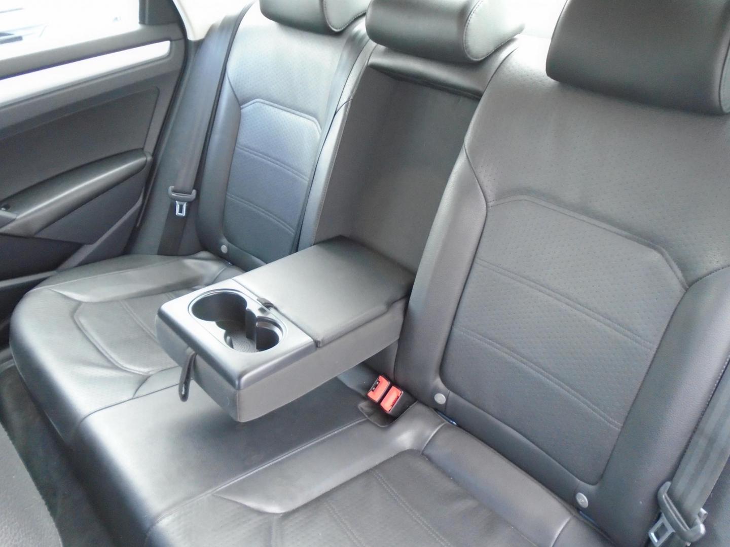 2012 Volkswagen Passat (1VWBP7A37CC) , located at 6112 N Florida Avenue, Tampa, FL, 33604, (888) 521-5131, 27.954929, -82.459534 - Photo#8