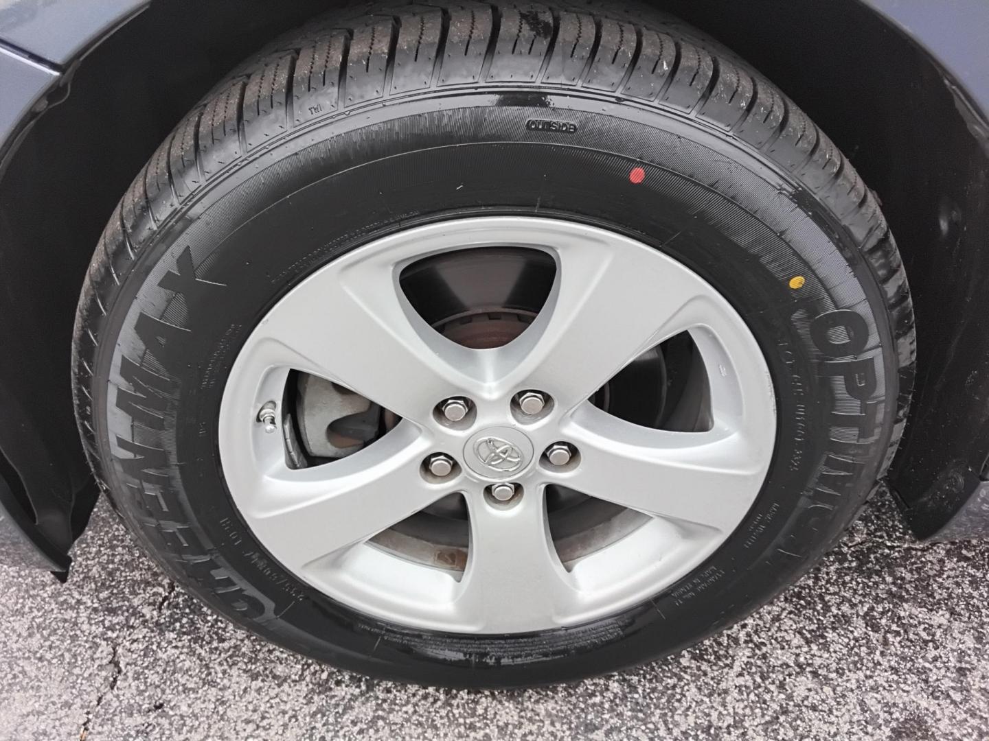 2015 BLUE /Beige Toyota Sienna (5TDKK3DC0FS) , located at 6112 N Florida Avenue, Tampa, FL, 33604, (888) 521-5131, 27.954929, -82.459534 - $499 down plus tax & tag. - Photo#26