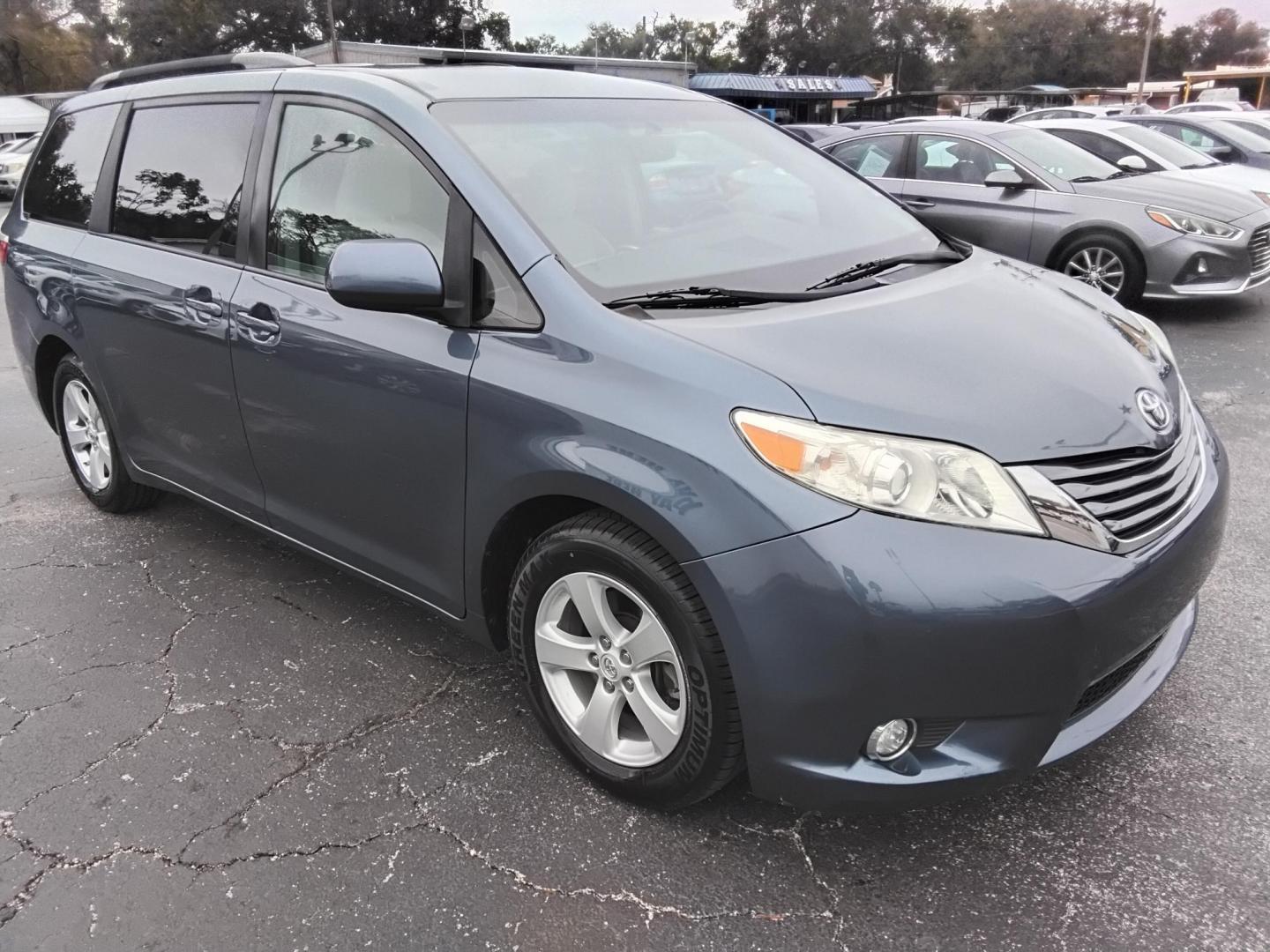 2015 BLUE /Beige Toyota Sienna (5TDKK3DC0FS) , located at 6112 N Florida Avenue, Tampa, FL, 33604, (888) 521-5131, 27.954929, -82.459534 - $499 down plus tax & tag. - Photo#4