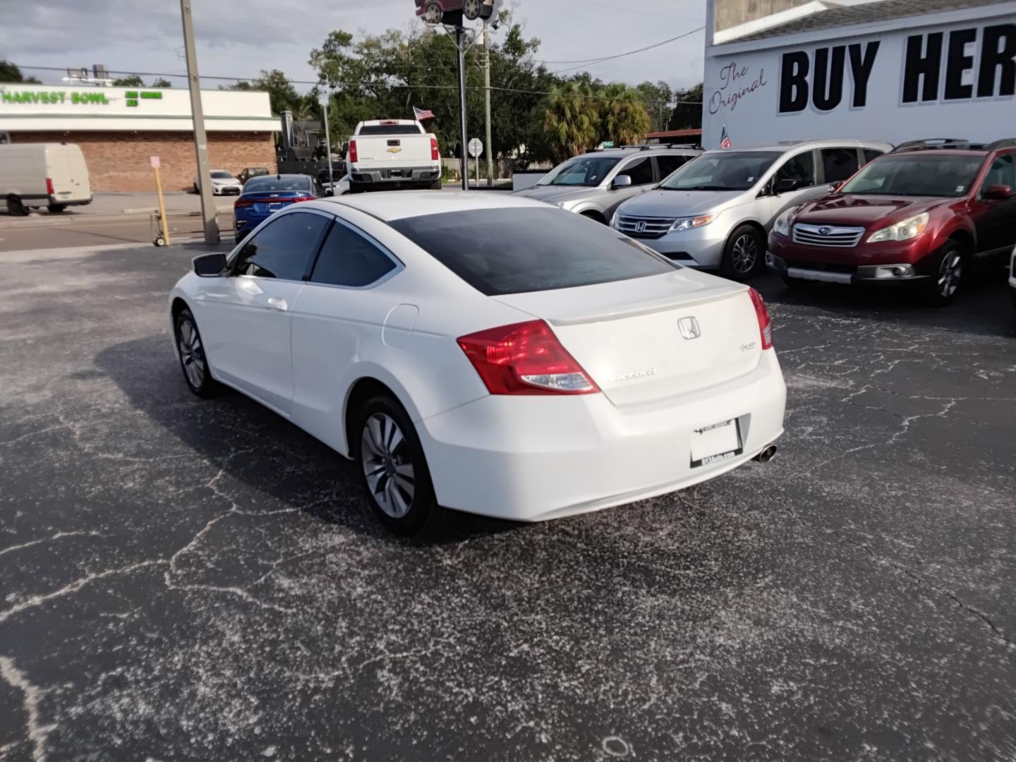 2012 White /Beige Honda Accord (1HGCS1B32CA) , located at 6112 N Florida Avenue, Tampa, FL, 33604, (888) 521-5131, 27.954929, -82.459534 - $499 DOWN PLUS TAX & TAG.- Photo#5