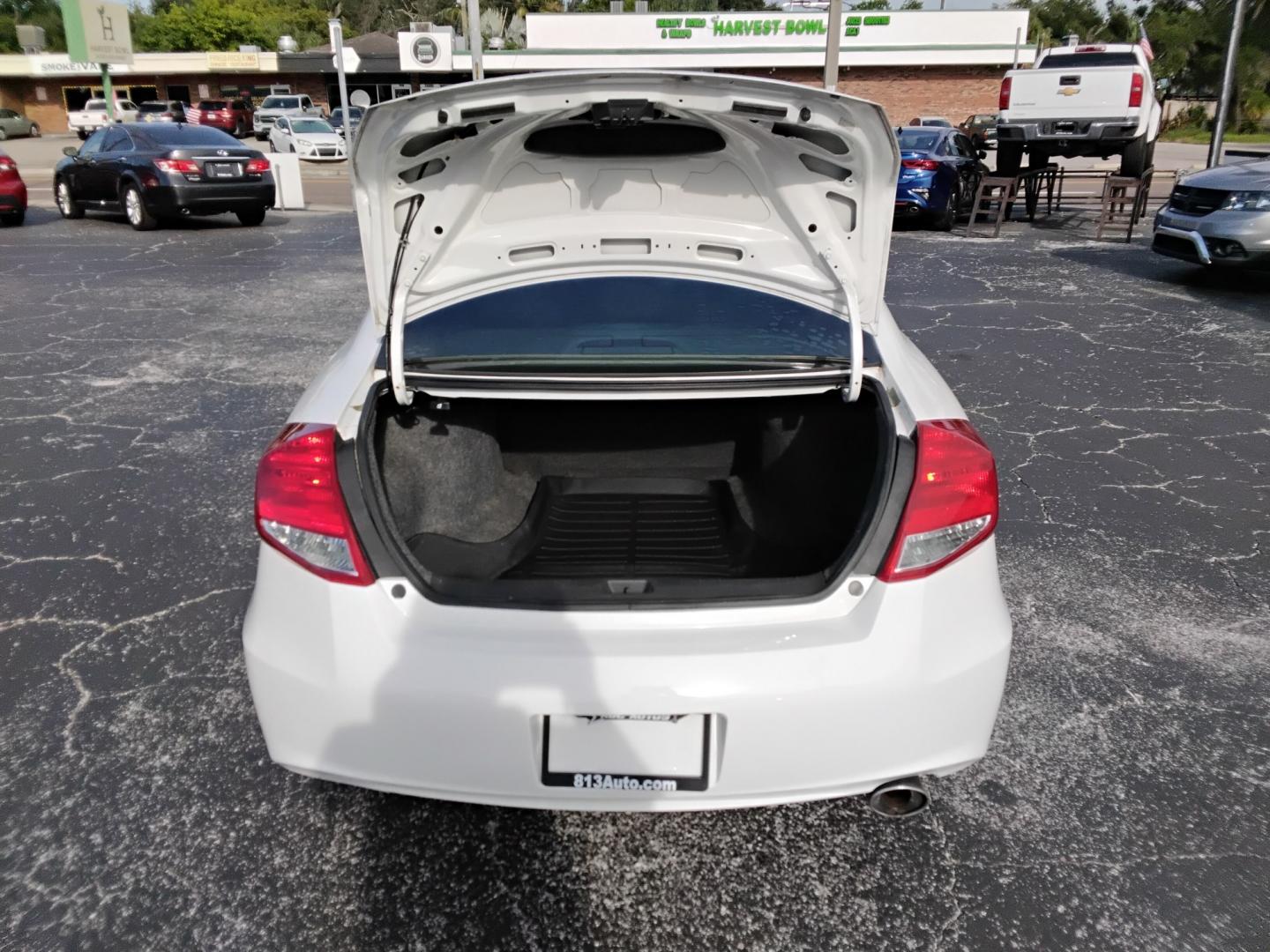 2012 White /Beige Honda Accord (1HGCS1B32CA) , located at 6112 N Florida Avenue, Tampa, FL, 33604, (888) 521-5131, 27.954929, -82.459534 - $499 DOWN PLUS TAX & TAG.- Photo#8