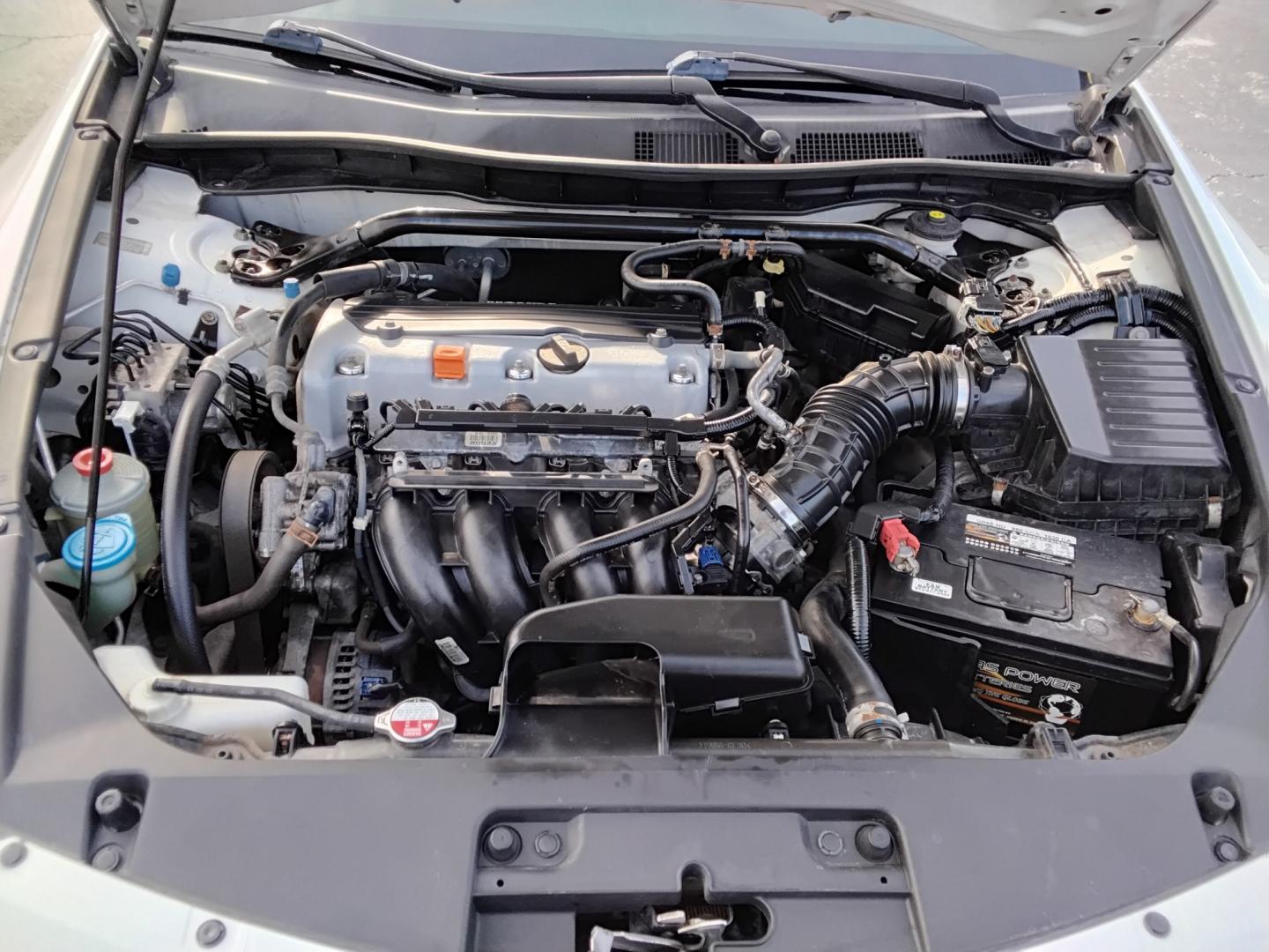 2012 White /Beige Honda Accord (1HGCS1B32CA) , located at 6112 N Florida Avenue, Tampa, FL, 33604, (888) 521-5131, 27.954929, -82.459534 - $499 DOWN PLUS TAX & TAG.- Photo#12
