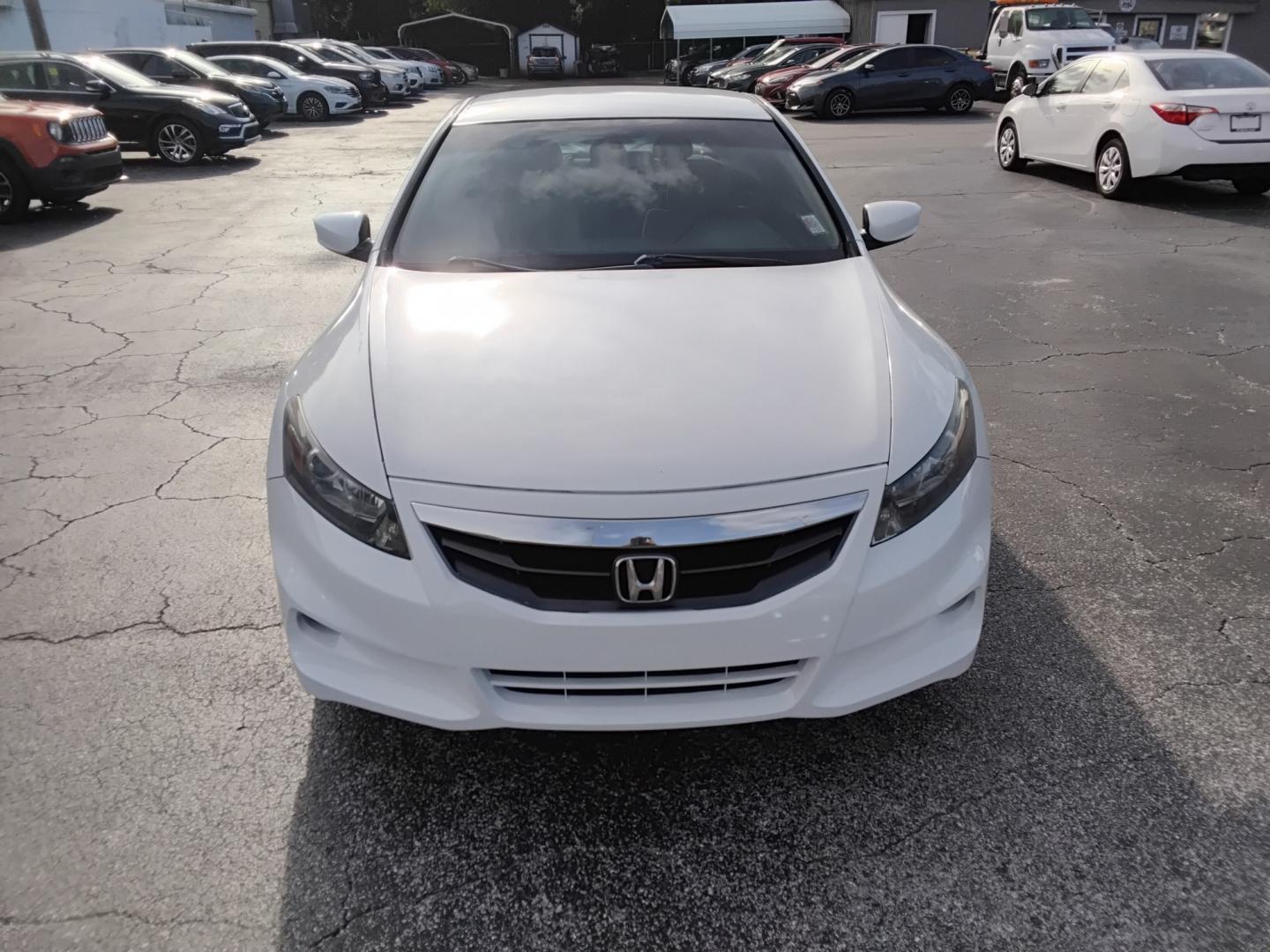 2012 White /Beige Honda Accord (1HGCS1B32CA) , located at 6112 N Florida Avenue, Tampa, FL, 33604, (888) 521-5131, 27.954929, -82.459534 - $499 DOWN PLUS TAX & TAG.- Photo#1