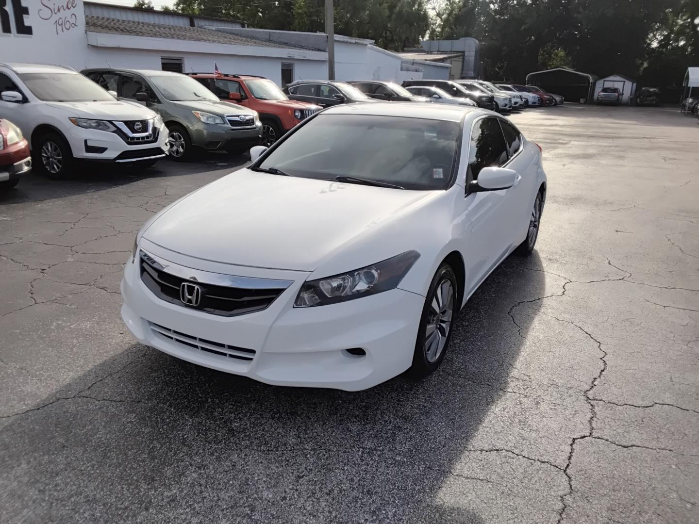 2012 White /Beige Honda Accord (1HGCS1B32CA) , located at 6112 N Florida Avenue, Tampa, FL, 33604, (888) 521-5131, 27.954929, -82.459534 - $499 DOWN PLUS TAX & TAG.- Photo#2