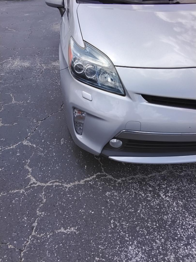 2012 SILVER /Black Toyota Prius (JTDKN3DP0C3) , located at 6112 N Florida Avenue, Tampa, FL, 33604, (888) 521-5131, 27.954929, -82.459534 - $499 DOWN PLUS TAX & TAG- Photo#10