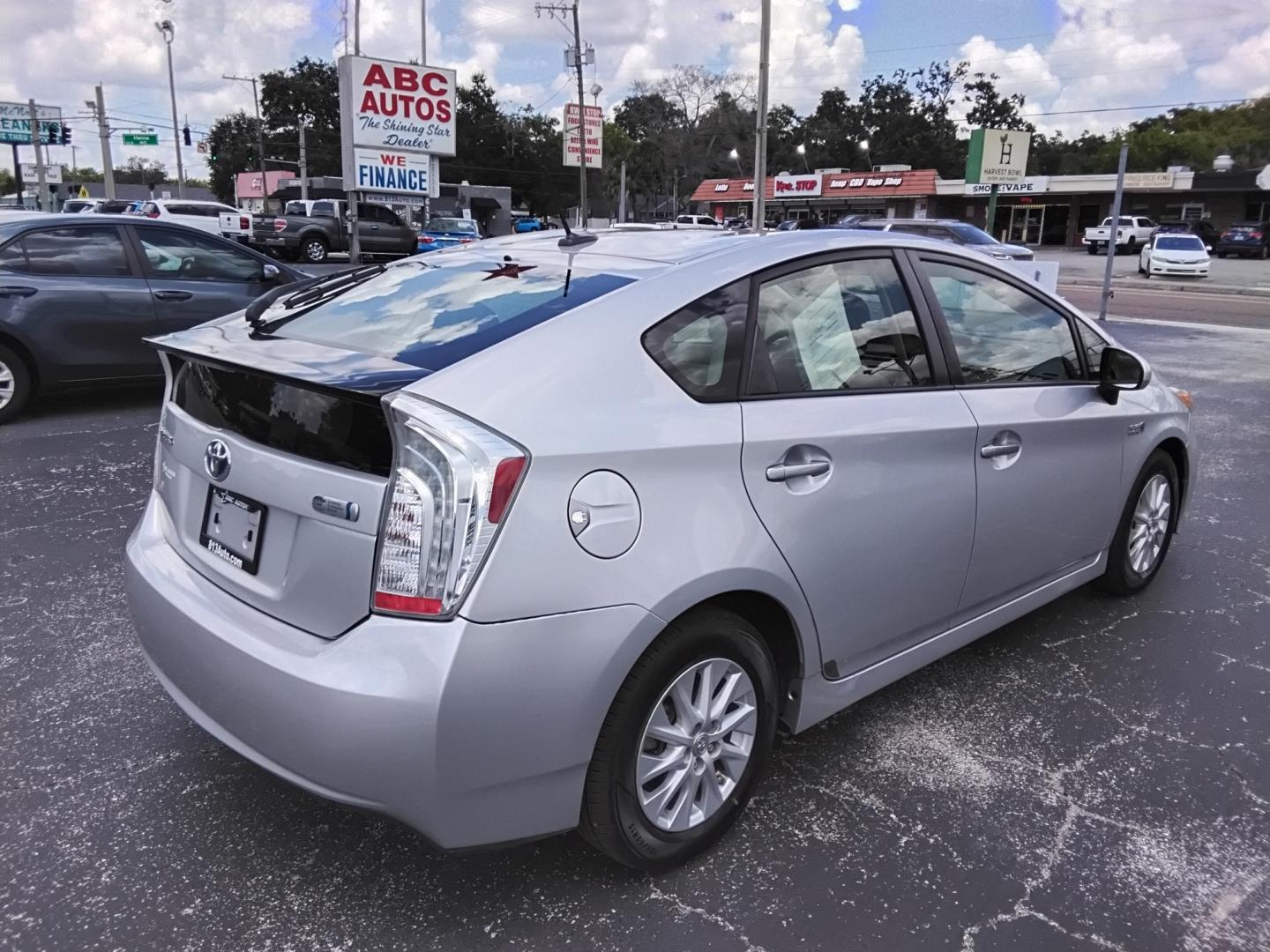 2012 SILVER /Black Toyota Prius (JTDKN3DP0C3) , located at 6112 N Florida Avenue, Tampa, FL, 33604, (888) 521-5131, 27.954929, -82.459534 - $499 DOWN PLUS TAX & TAG- Photo#5