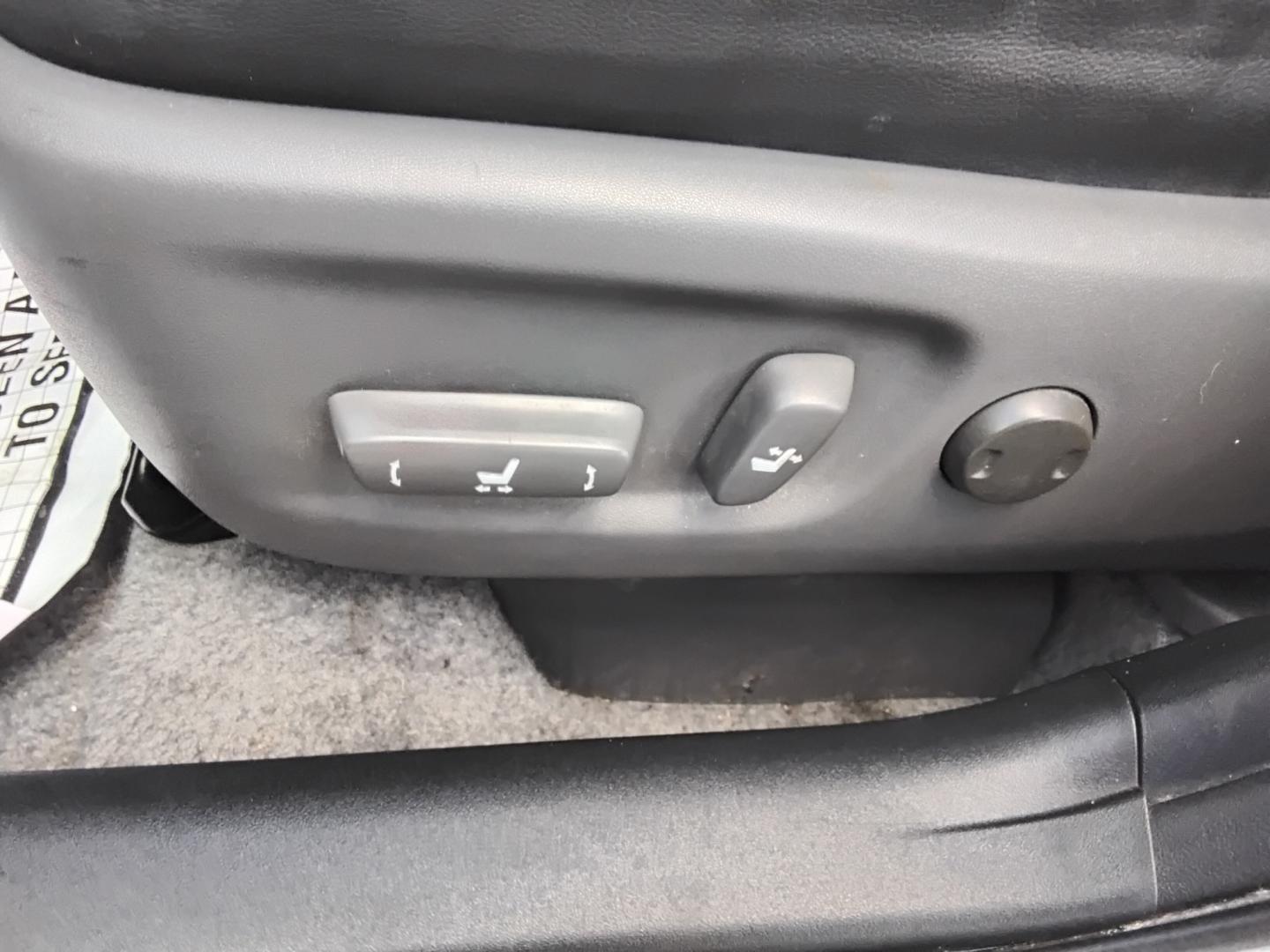 2012 SILVER /Black Toyota Prius (JTDKN3DP0C3) , located at 6112 N Florida Avenue, Tampa, FL, 33604, (888) 521-5131, 27.954929, -82.459534 - $499 DOWN PLUS TAX & TAG- Photo#16