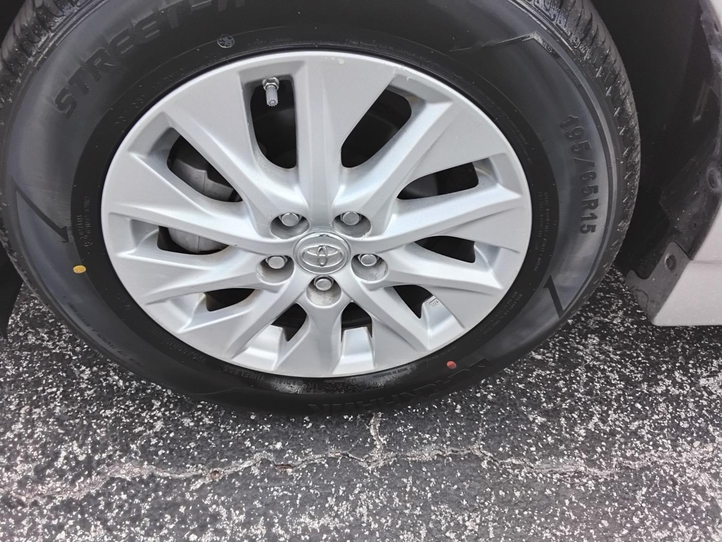 2012 SILVER /Black Toyota Prius (JTDKN3DP0C3) , located at 6112 N Florida Avenue, Tampa, FL, 33604, (888) 521-5131, 27.954929, -82.459534 - $499 DOWN PLUS TAX & TAG- Photo#23