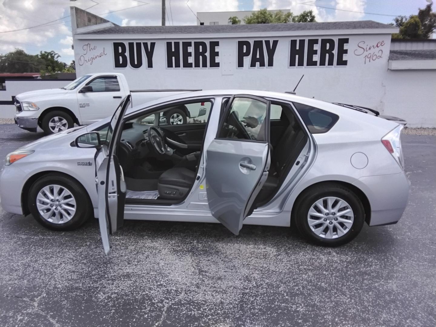 2012 SILVER /Black Toyota Prius (JTDKN3DP0C3) , located at 6112 N Florida Avenue, Tampa, FL, 33604, (888) 521-5131, 27.954929, -82.459534 - $499 DOWN PLUS TAX & TAG- Photo#1