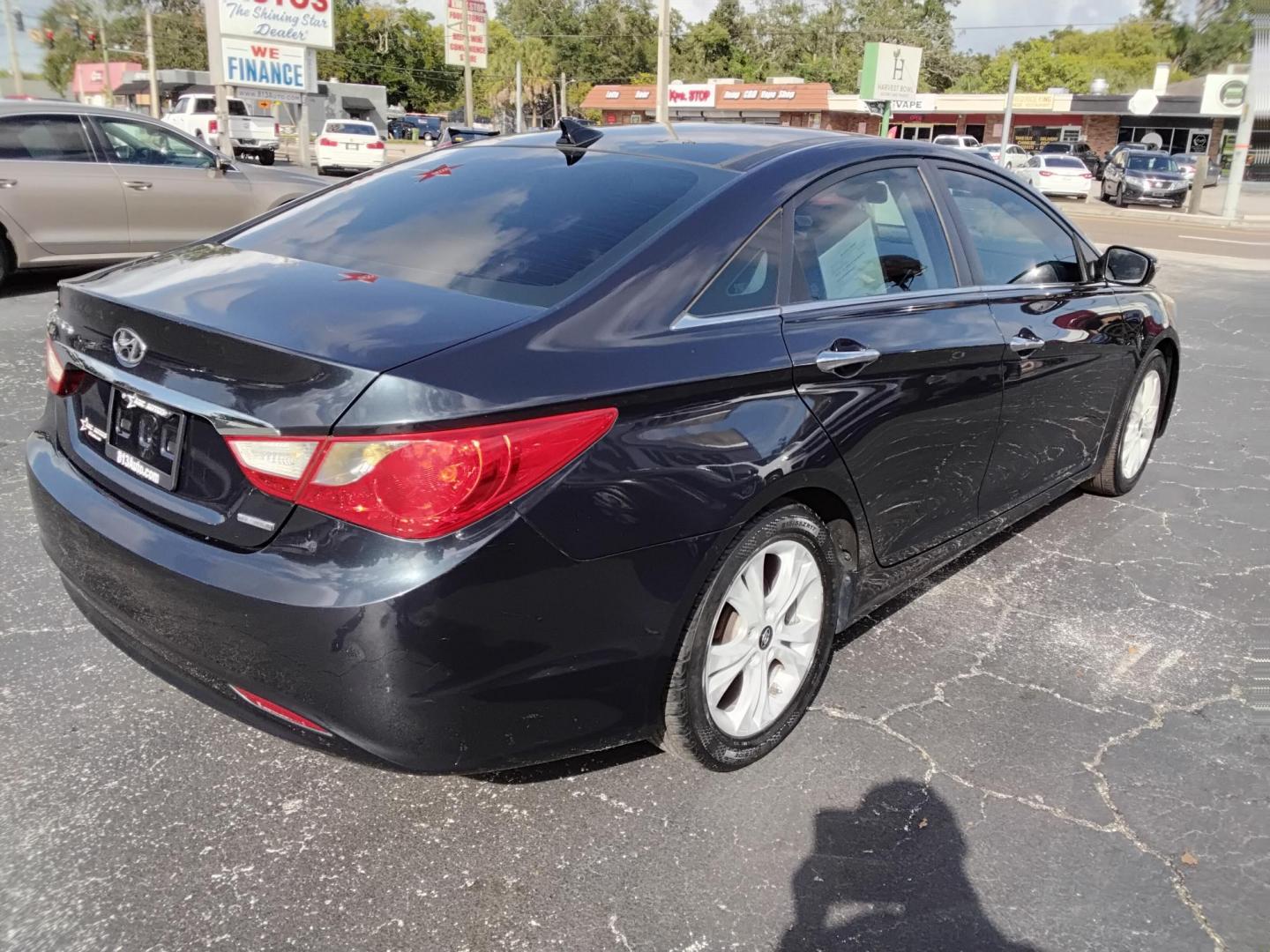2013 Blue /Grey Hyundai Sonata (5NPEC4AC3DH) , located at 6112 N Florida Avenue, Tampa, FL, 33604, (888) 521-5131, 27.954929, -82.459534 - $499 DOWN PLUS TAX & TAG. - Photo#5