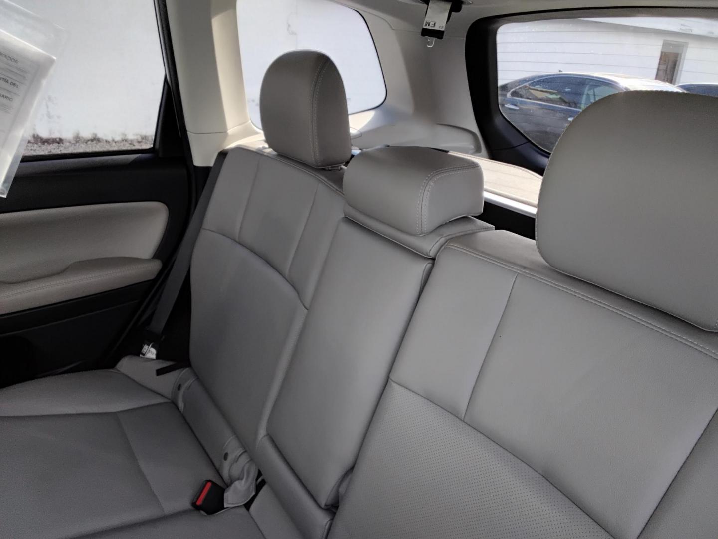 2014 SILVER /Beige Subaru Forester (JF2SJAPC8EH) , located at 6112 N Florida Avenue, Tampa, FL, 33604, (888) 521-5131, 27.954929, -82.459534 - 499$ DOWN PLUS TAX & TAG. - Photo#9