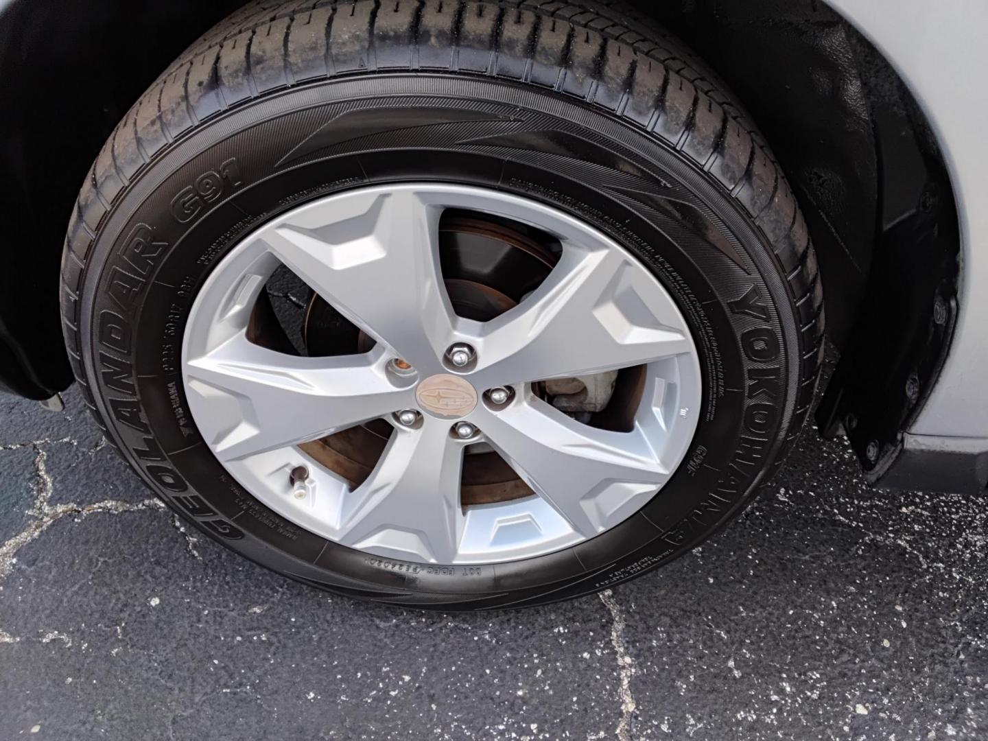 2014 SILVER /Beige Subaru Forester (JF2SJAPC8EH) , located at 6112 N Florida Avenue, Tampa, FL, 33604, (888) 521-5131, 27.954929, -82.459534 - 499$ DOWN PLUS TAX & TAG. - Photo#13