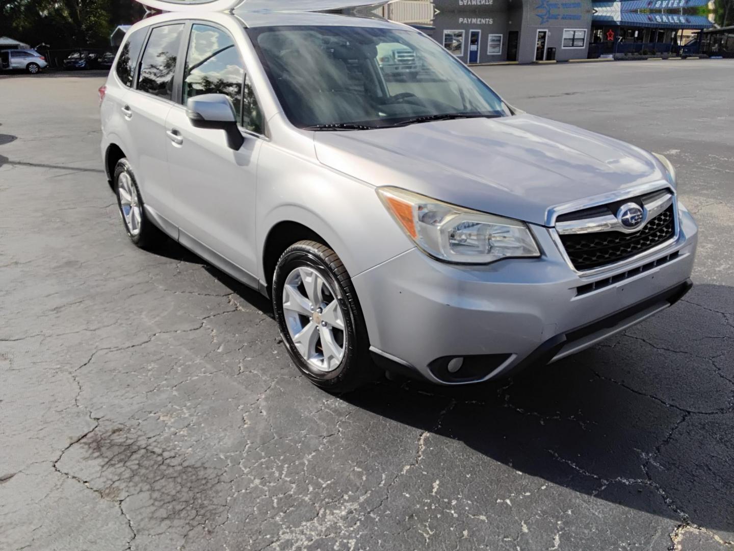2014 SILVER /Beige Subaru Forester (JF2SJAPC8EH) , located at 6112 N Florida Avenue, Tampa, FL, 33604, (888) 521-5131, 27.954929, -82.459534 - 499$ DOWN PLUS TAX & TAG. - Photo#3