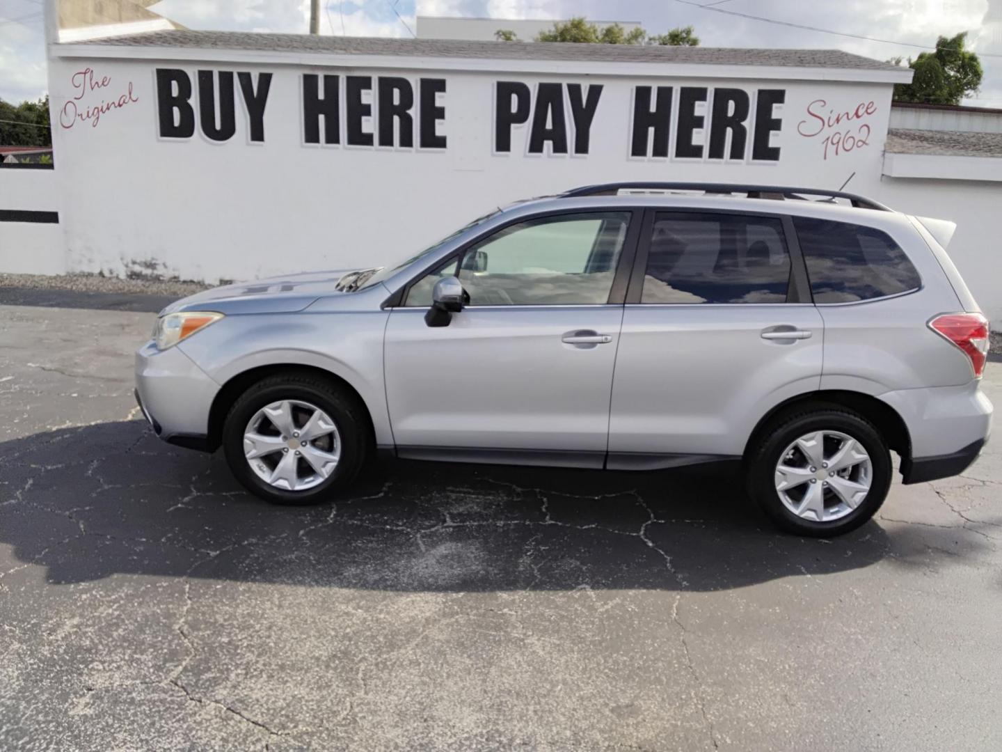 2014 SILVER /Beige Subaru Forester (JF2SJAPC8EH) , located at 6112 N Florida Avenue, Tampa, FL, 33604, (888) 521-5131, 27.954929, -82.459534 - 499$ DOWN PLUS TAX & TAG. - Photo#0