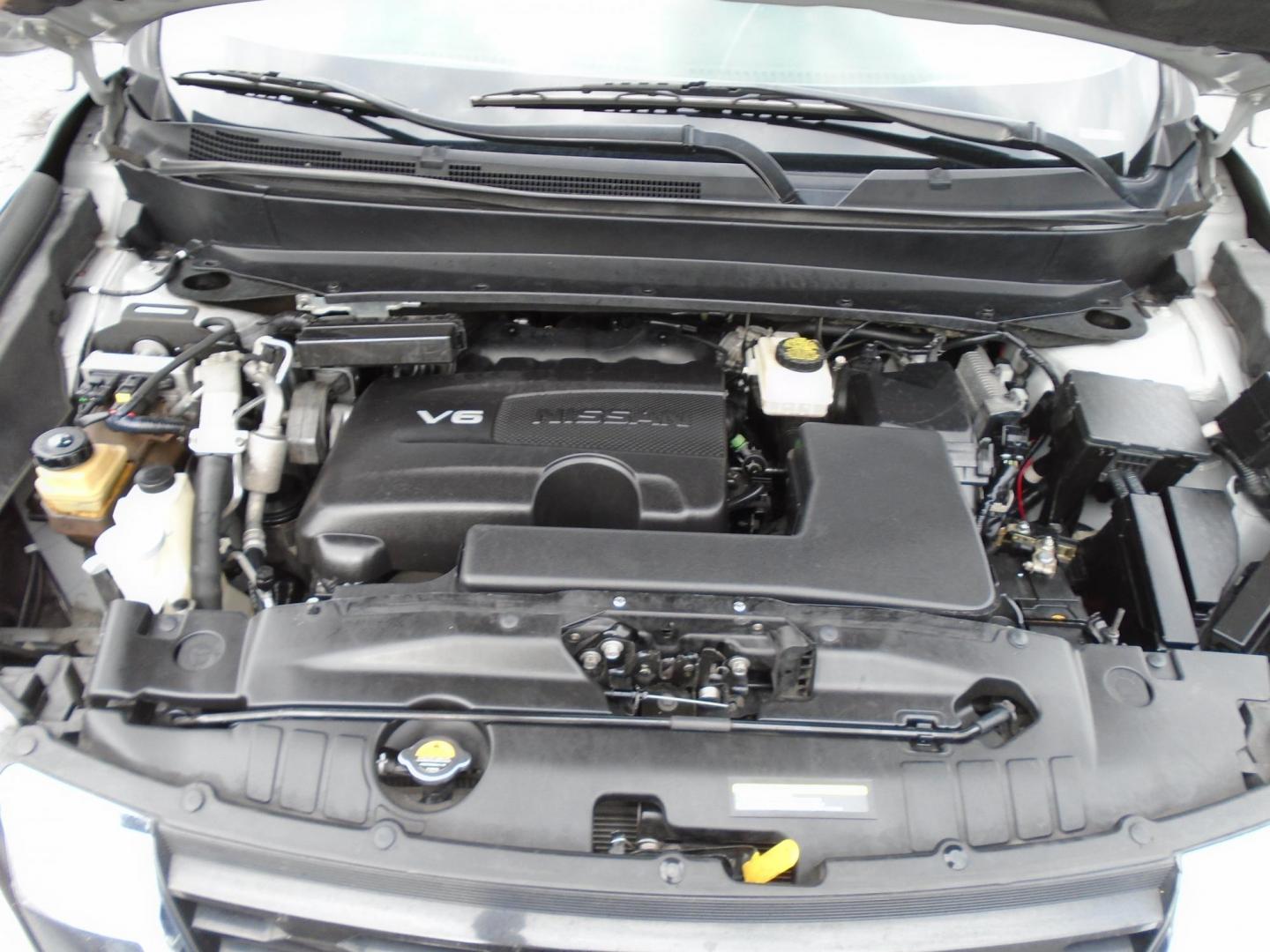 2017 SILVER /Grey Nissan Pathfinder (5N1DR2MN6HC) , located at 6112 N Florida Avenue, Tampa, FL, 33604, (888) 521-5131, 27.954929, -82.459534 - 499$ DOWN PLUS TAX & TAG. - Photo#16