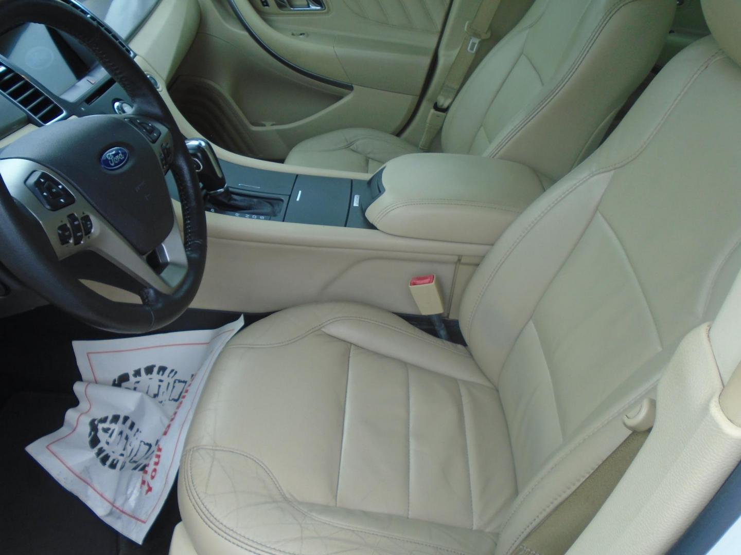 2017 White /Beige Ford Taurus (1FAHP2E8XHG) , located at 6112 N Florida Avenue, Tampa, FL, 33604, (888) 521-5131, 27.954929, -82.459534 - 499$ DOWN PLUS TAX & TAG. - Photo#7