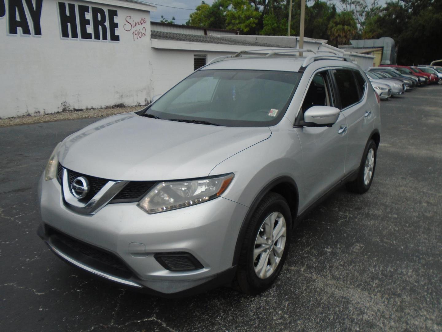 2015 SILVER /Grey Nissan Rogue (5N1AT2MT3FC) , located at 6112 N Florida Avenue, Tampa, FL, 33604, (888) 521-5131, 27.954929, -82.459534 - 499$ down plus tax & tag. - Photo#2