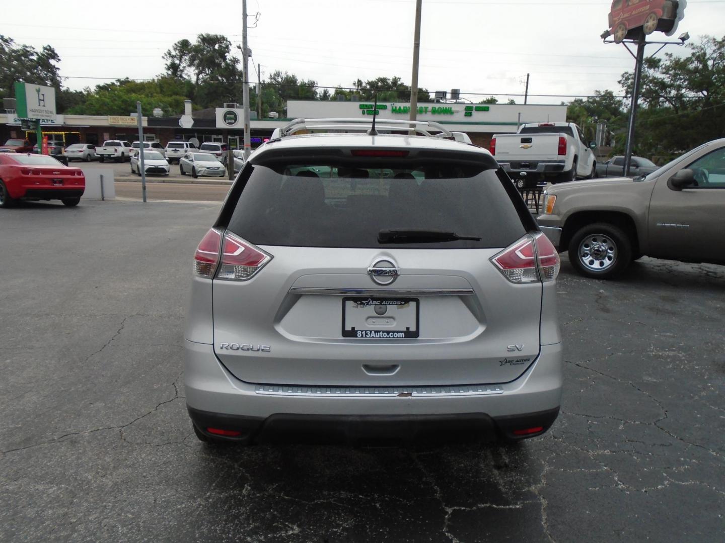 2015 SILVER /Grey Nissan Rogue (5N1AT2MT3FC) , located at 6112 N Florida Avenue, Tampa, FL, 33604, (888) 521-5131, 27.954929, -82.459534 - 499$ down plus tax & tag. - Photo#4