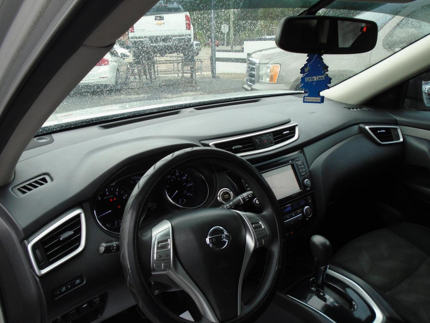 2015 SILVER /Grey Nissan Rogue (5N1AT2MT3FC) , located at 6112 N Florida Avenue, Tampa, FL, 33604, (888) 521-5131, 27.954929, -82.459534 - 499$ down plus tax & tag. - Photo#8