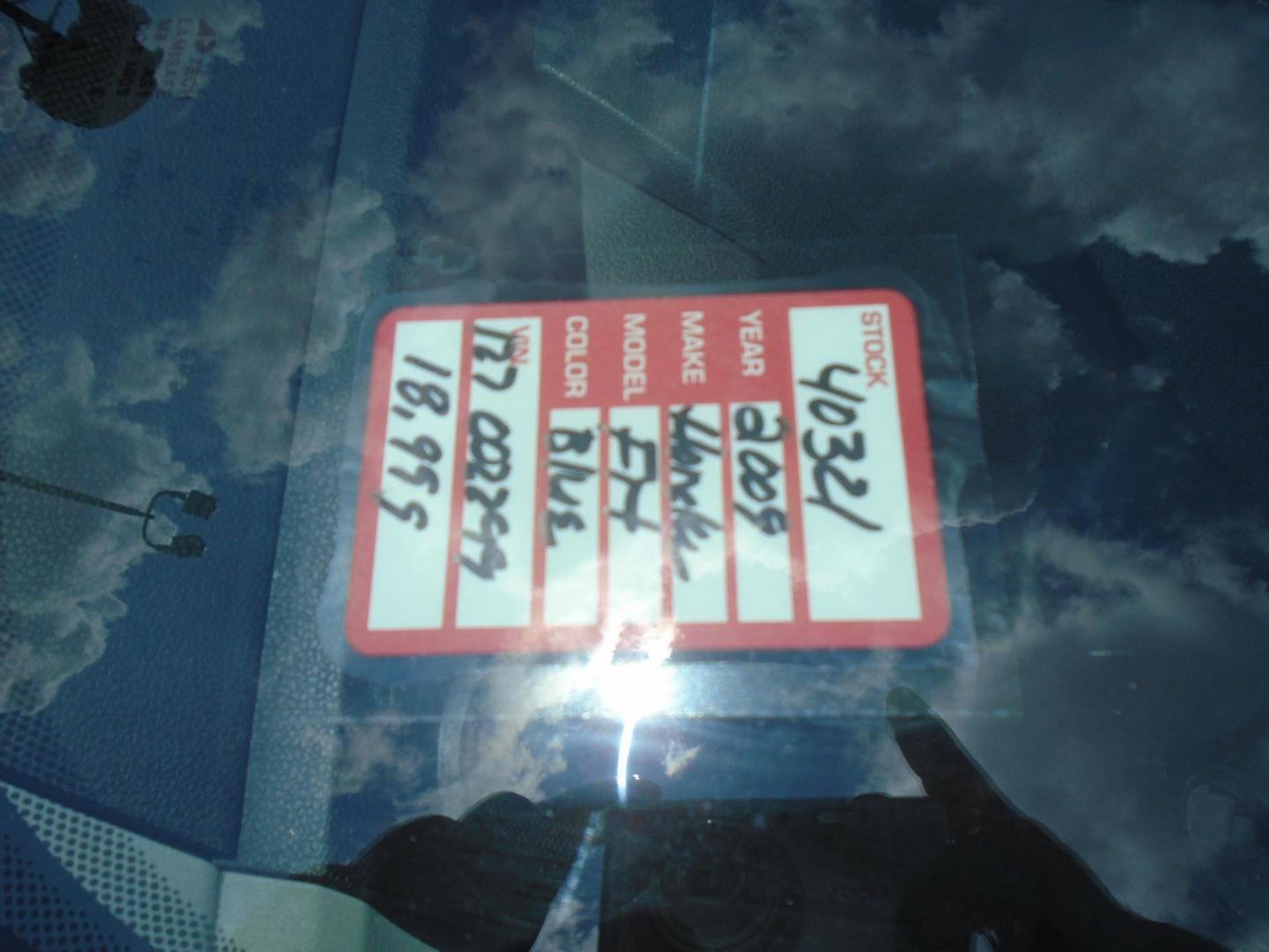 2009 Blue /GREY Honda Fit (JHMGE88289C) , located at 6112 N Florida Avenue, Tampa, FL, 33604, (888) 521-5131, 27.954929, -82.459534 - 499$ down plus tag & tax. - Photo#13